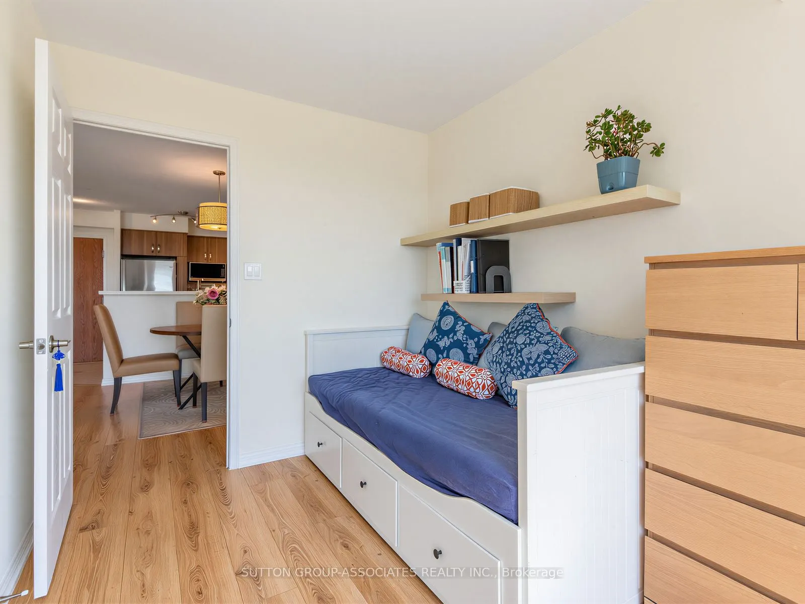 23 Lorraine Drive #1706