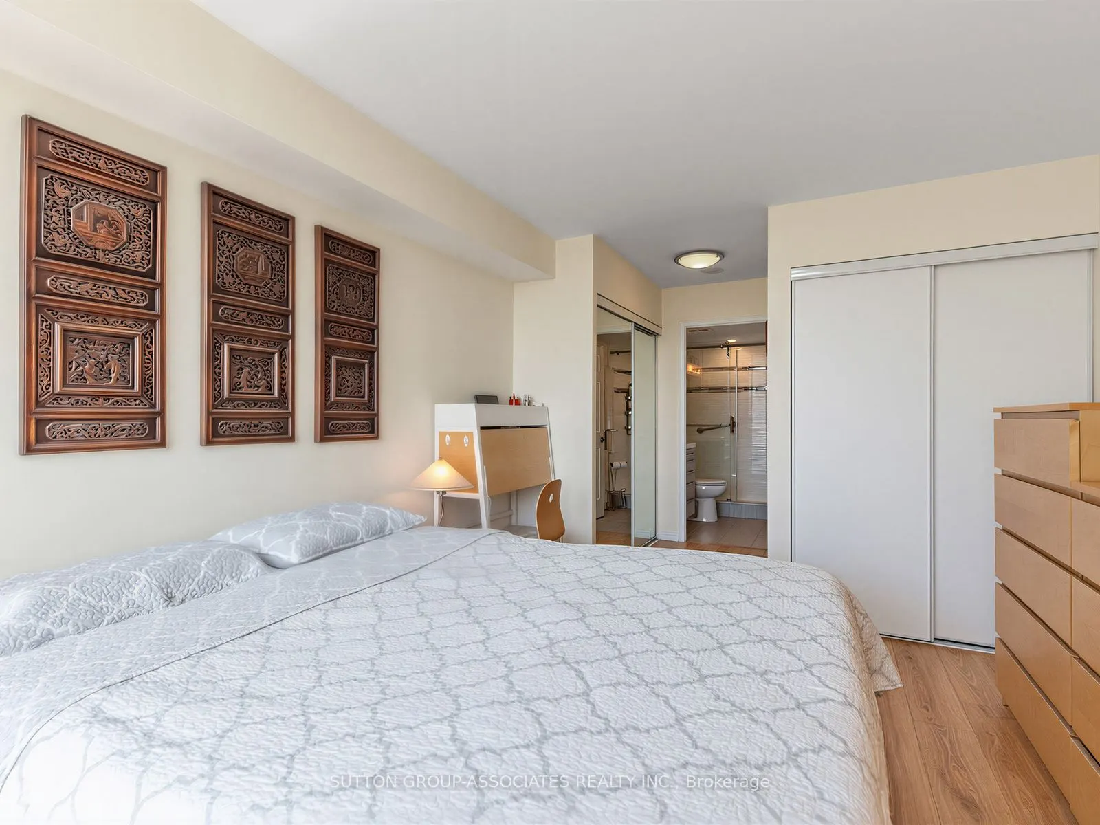 23 Lorraine Drive #1706