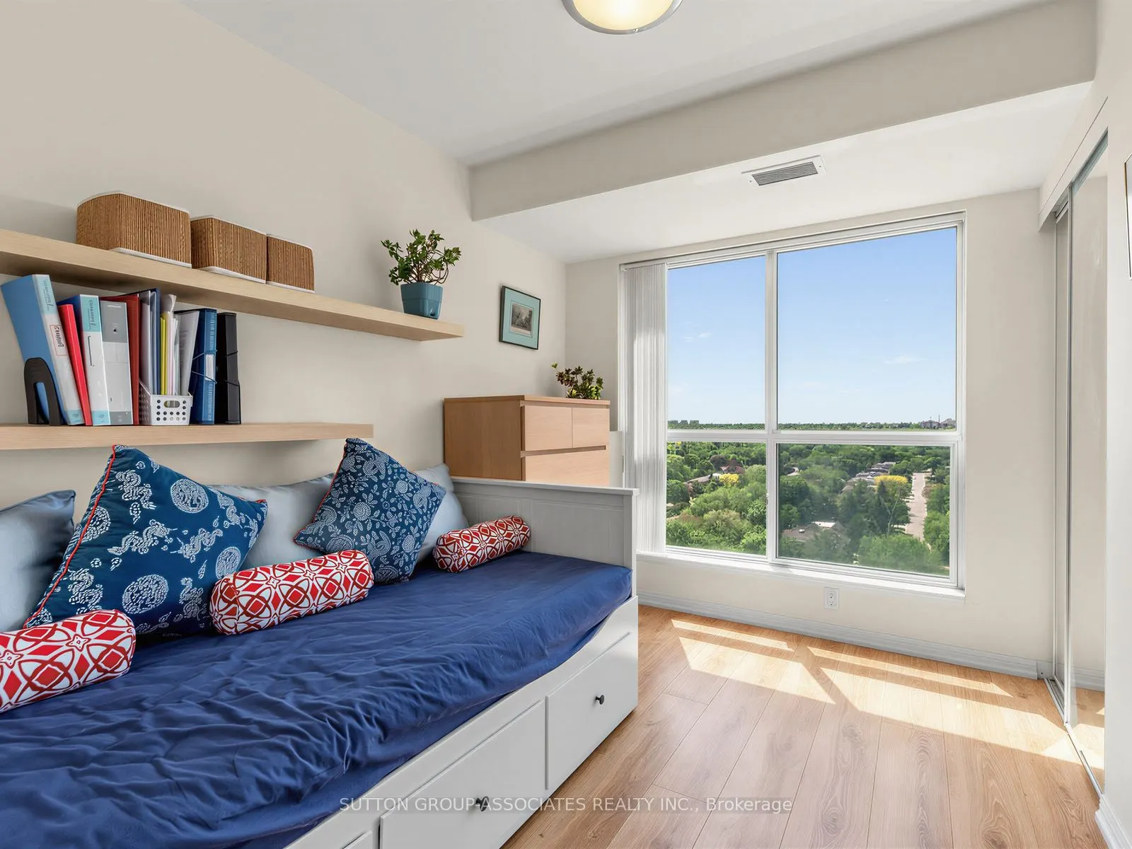 23 Lorraine Drive #1706