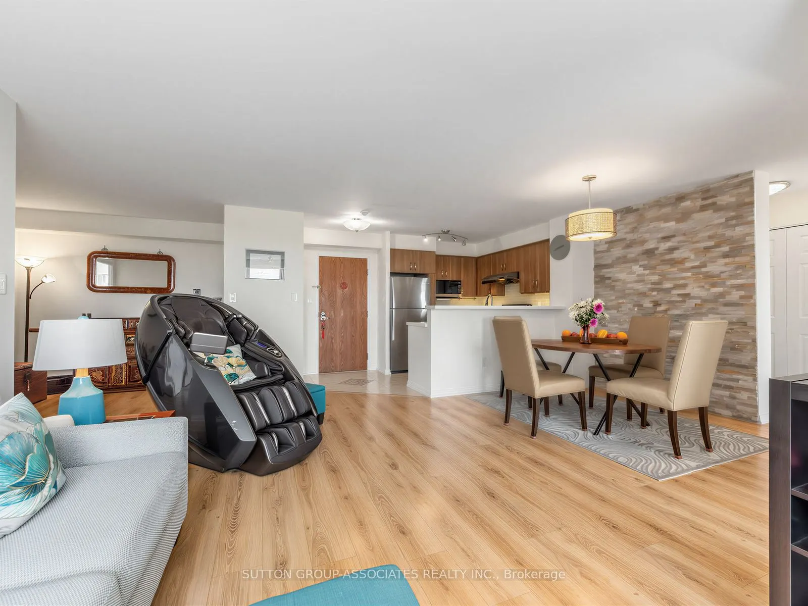 23 Lorraine Drive #1706
