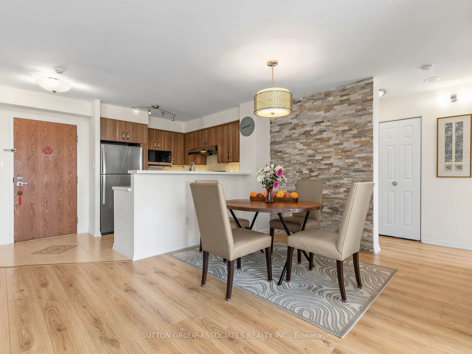 23 Lorraine Drive #1706