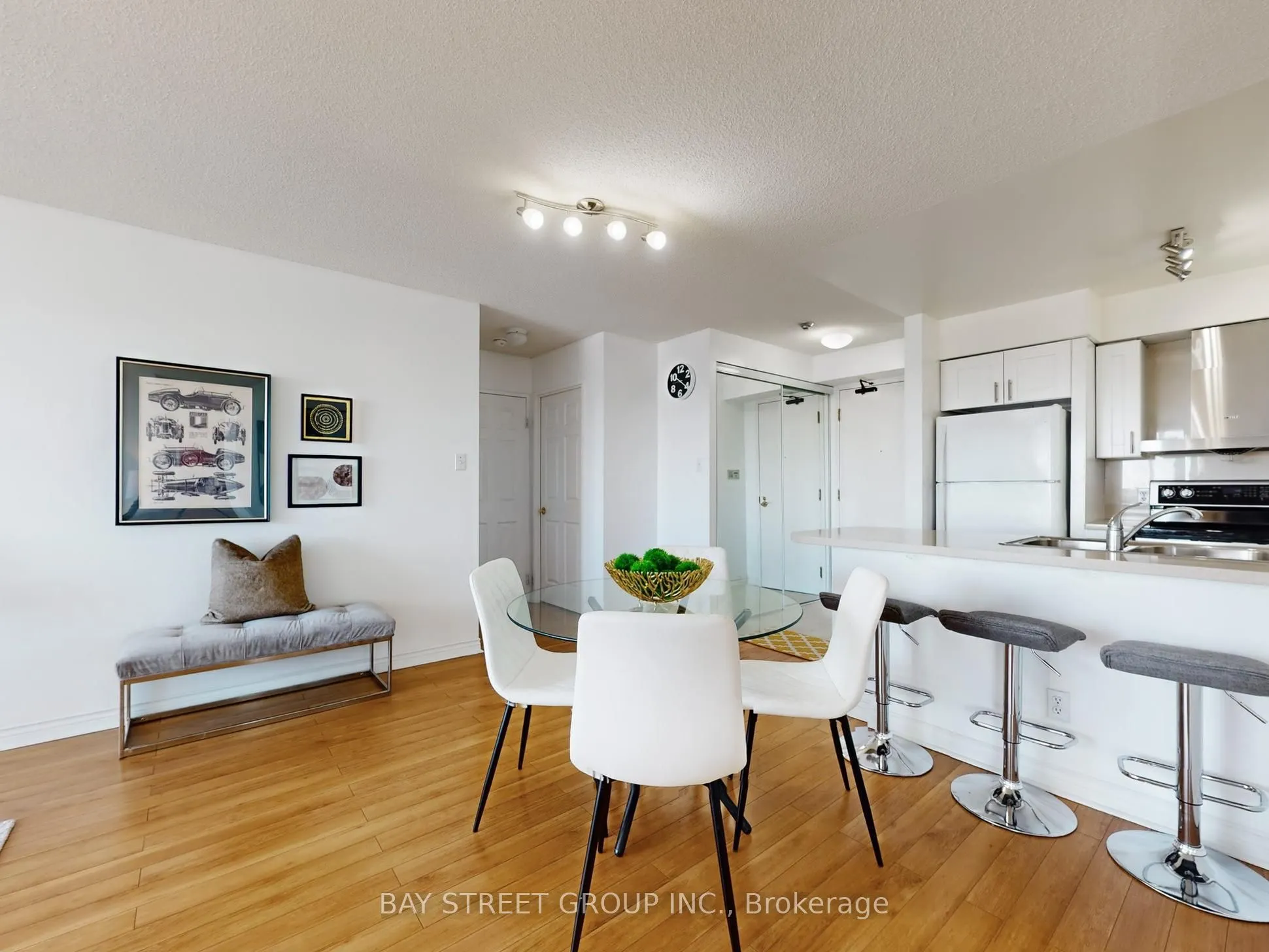 260 Doris Avenue #906