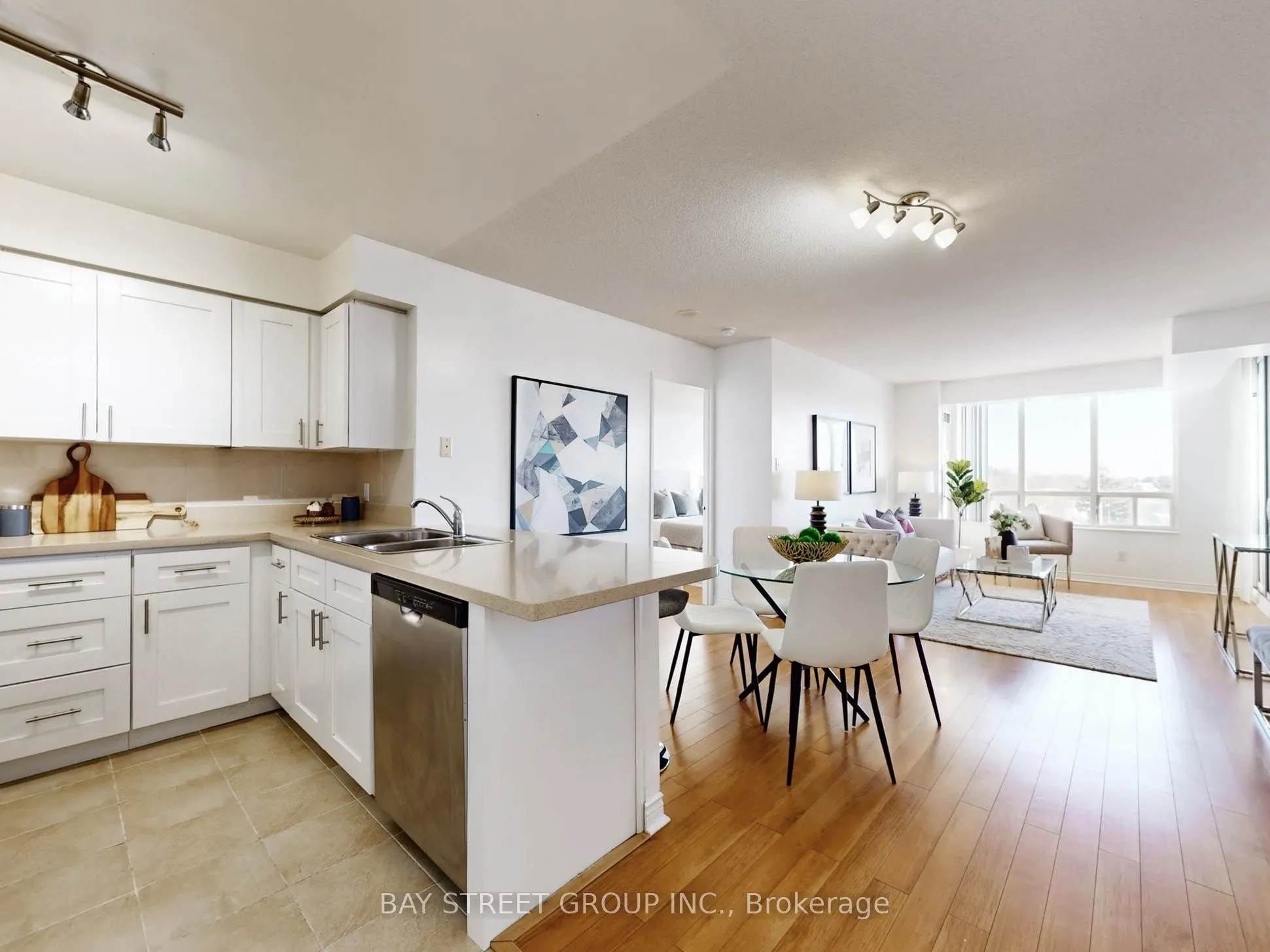 260 Doris Avenue #906