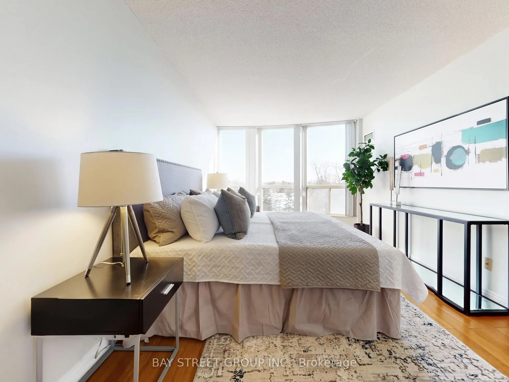 260 Doris Avenue #906