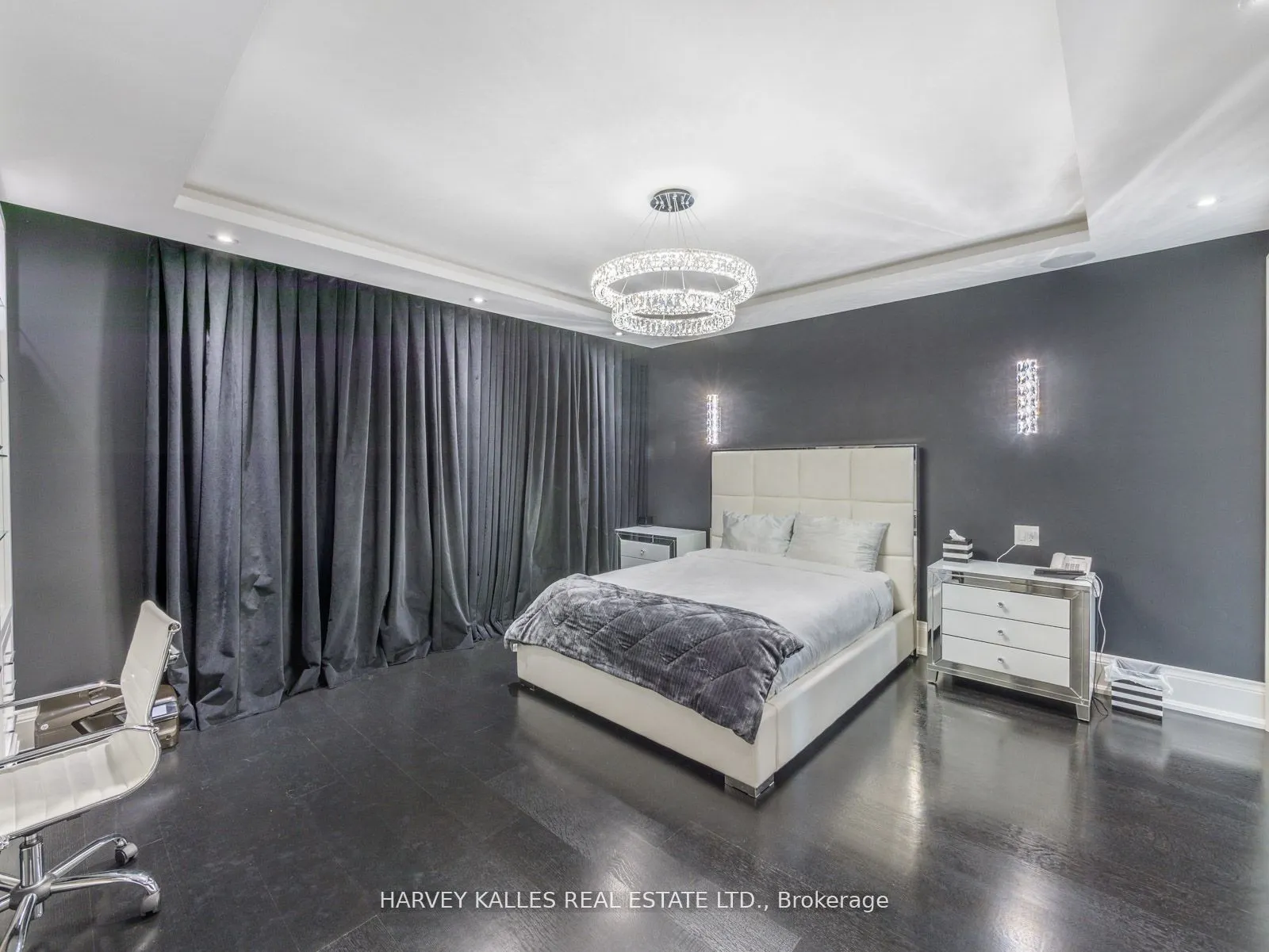 327 Cortleigh Boulevard