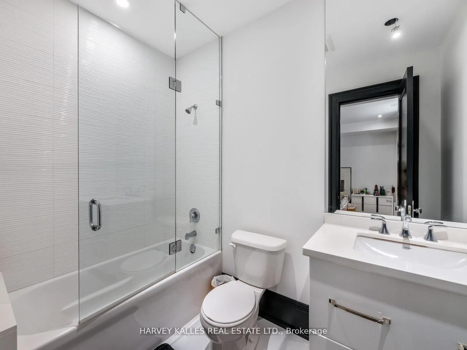 327 Cortleigh Boulevard