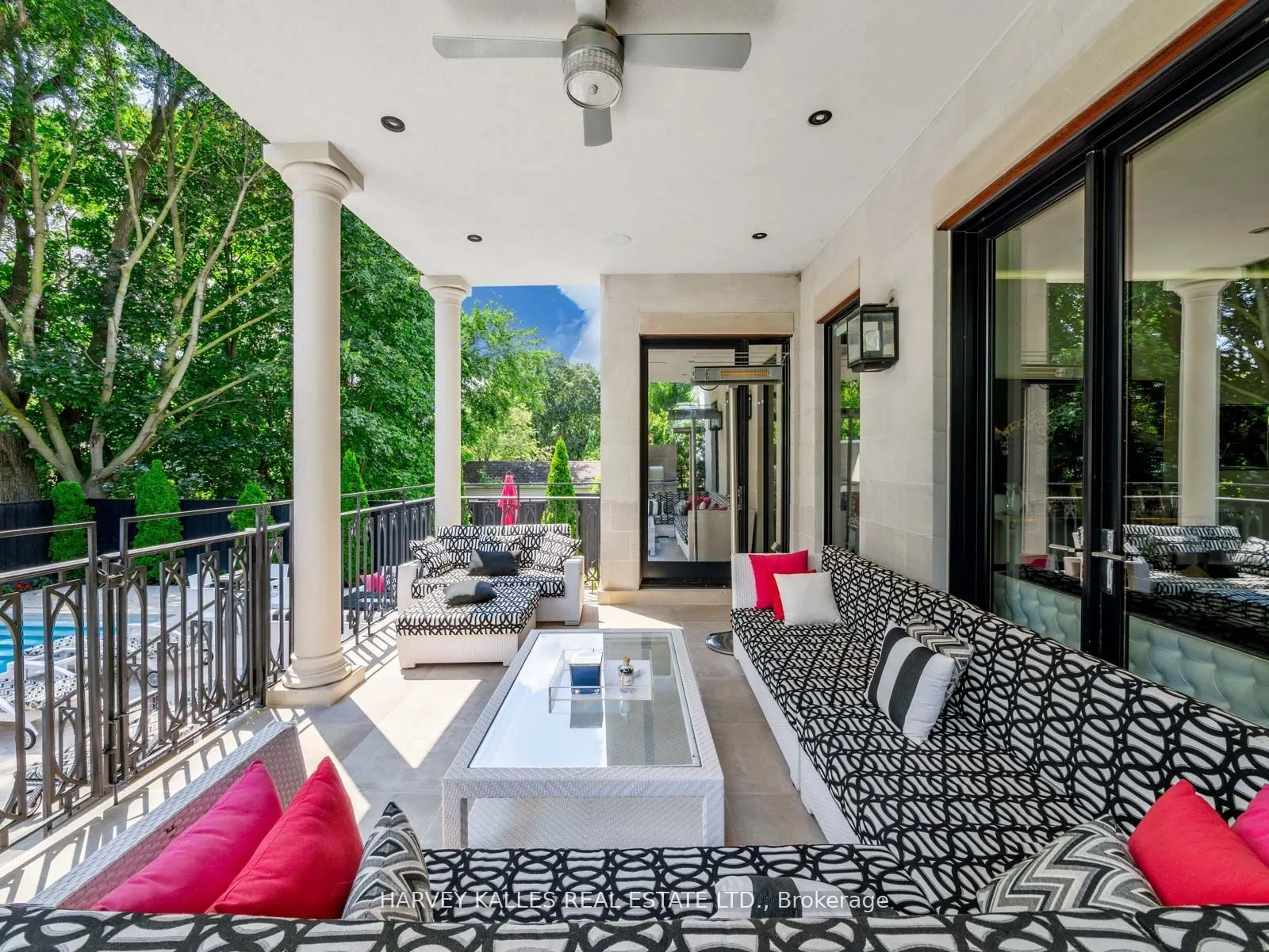 327 Cortleigh Boulevard