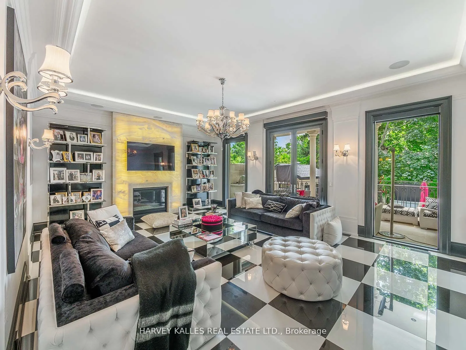 327 Cortleigh Boulevard
