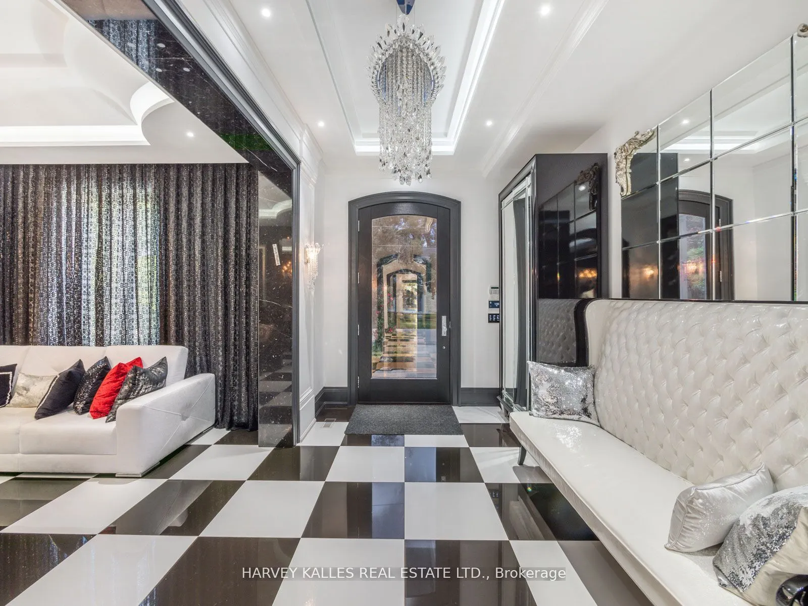 327 Cortleigh Boulevard