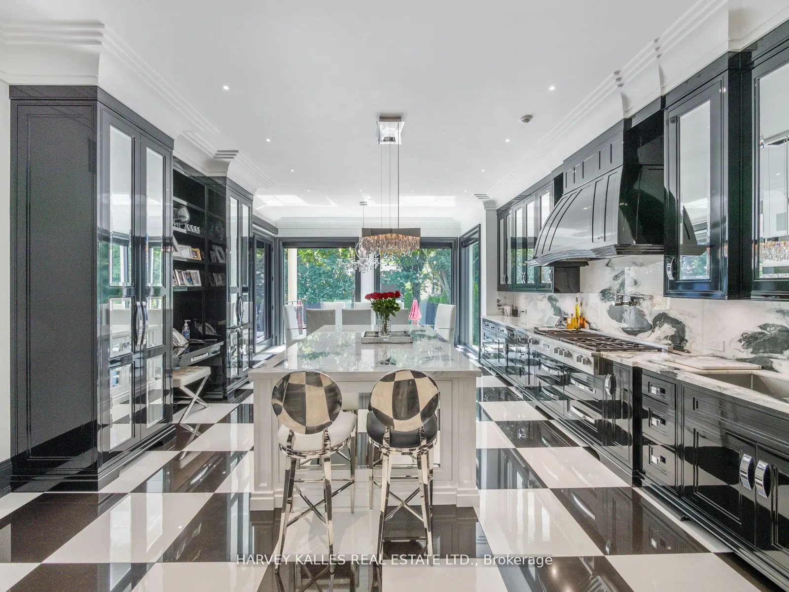 327 Cortleigh Boulevard