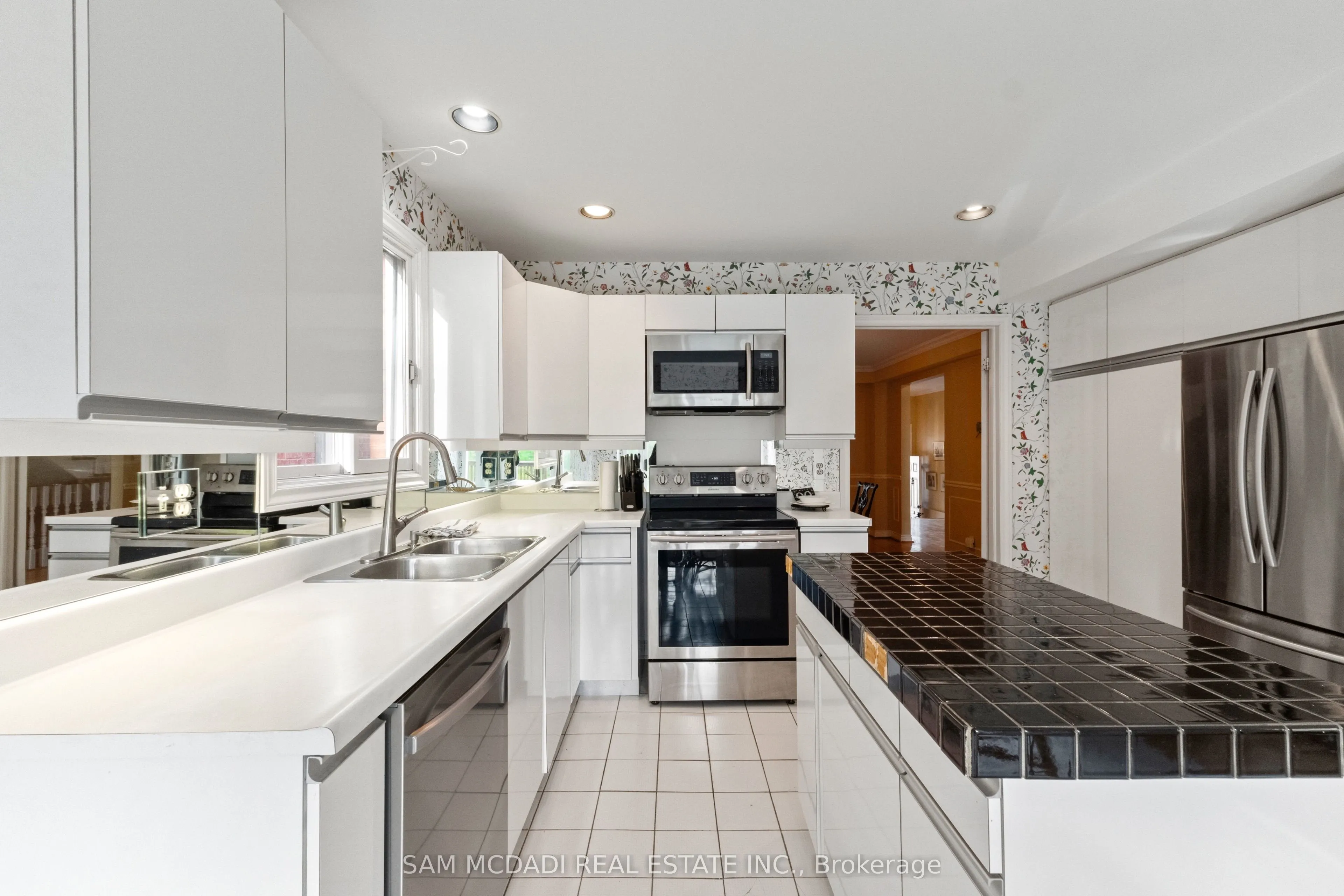690 Oriole Parkway