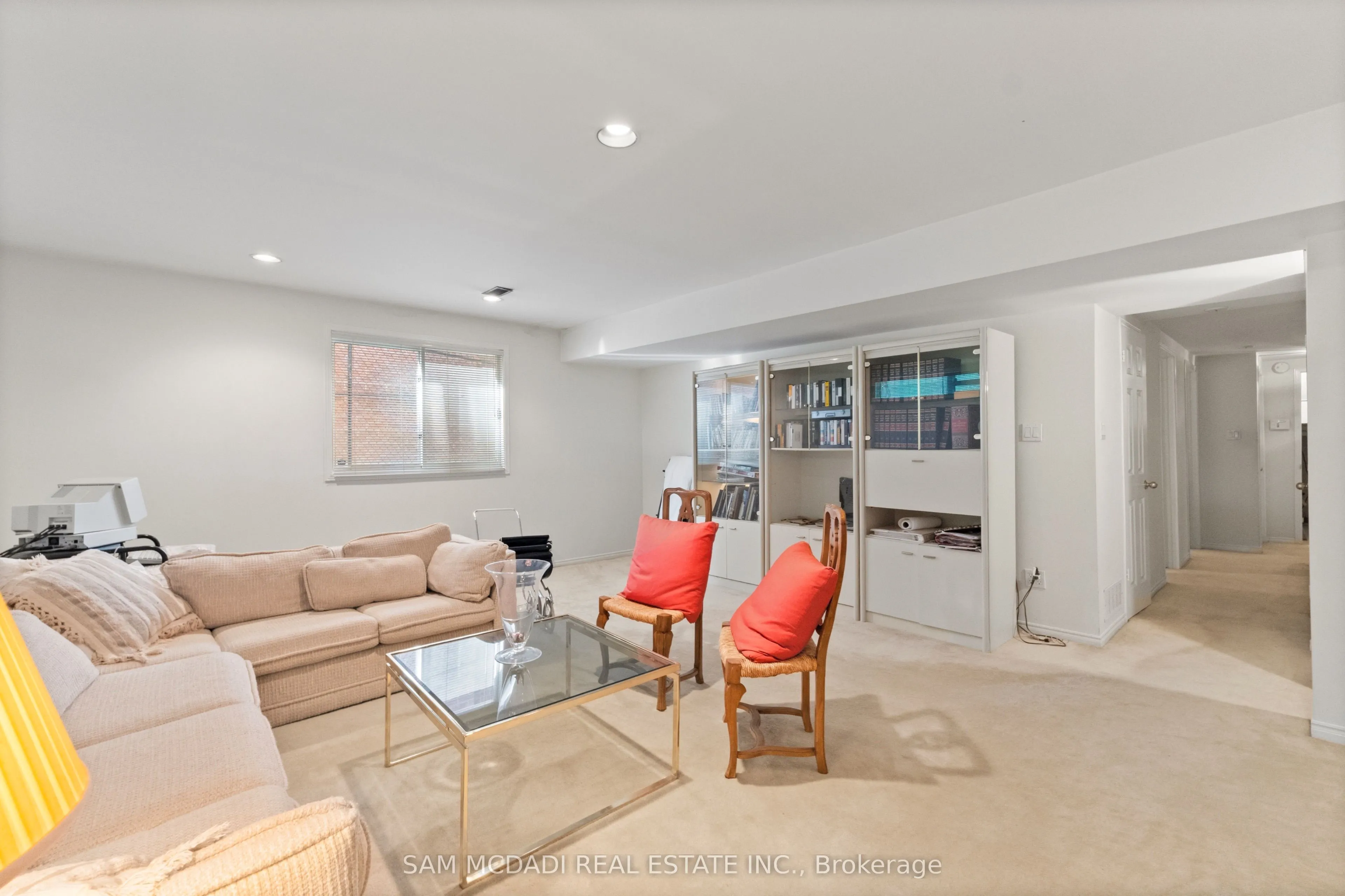 690 Oriole Parkway