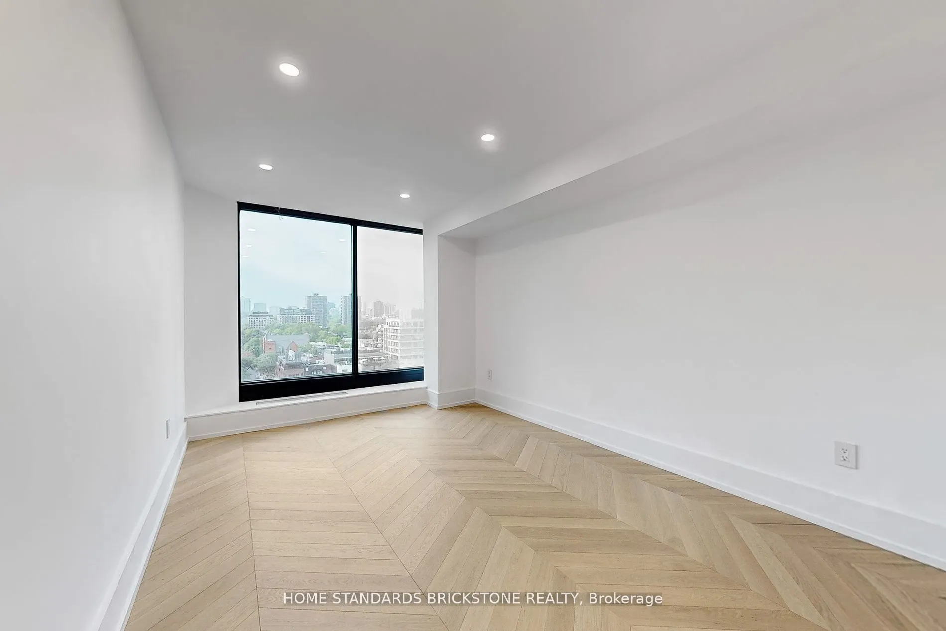 110 Bloor Street W #1009