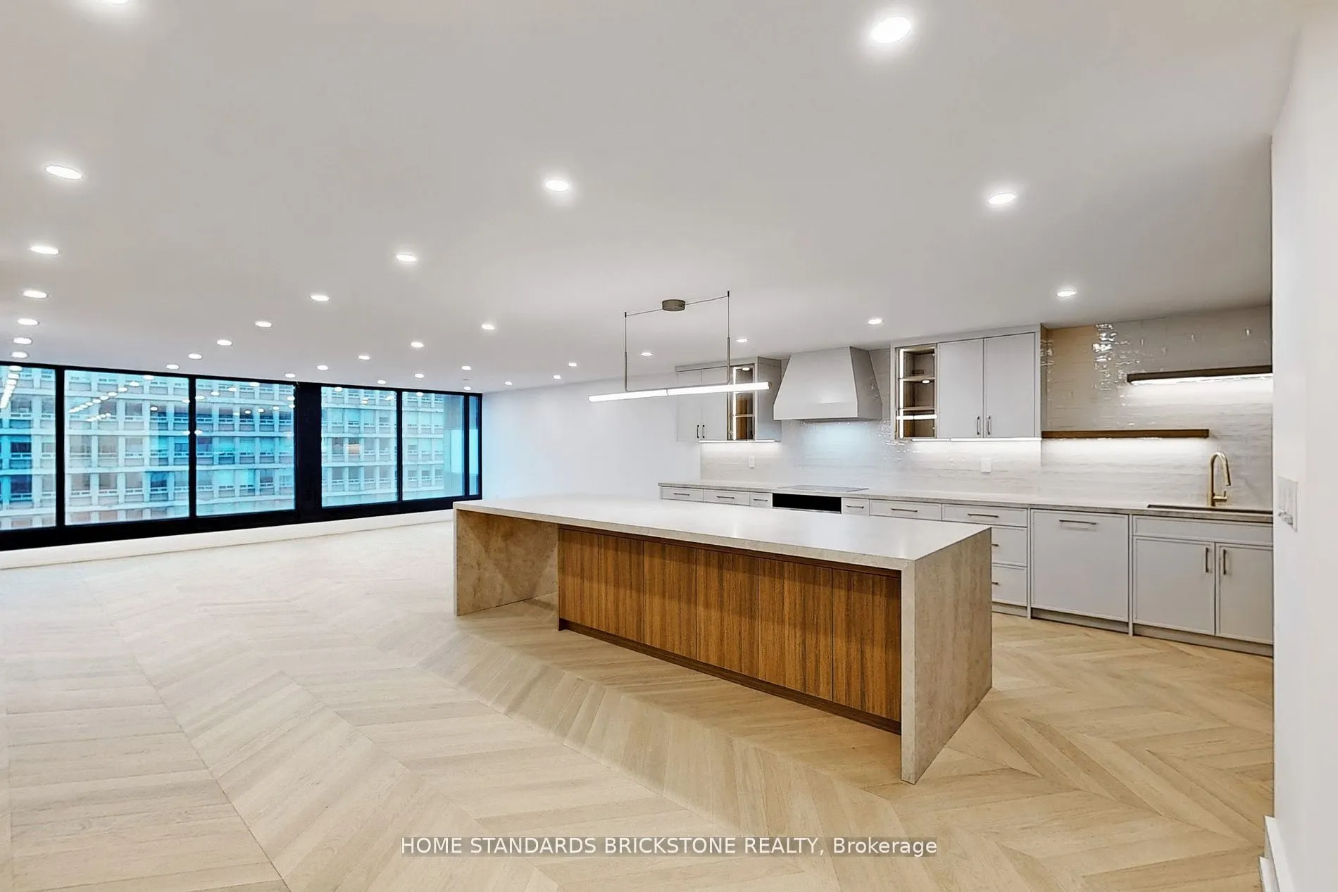 110 Bloor Street W #1009