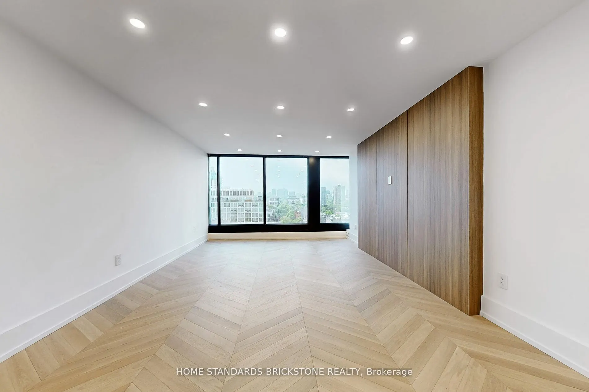 110 Bloor Street W #1009