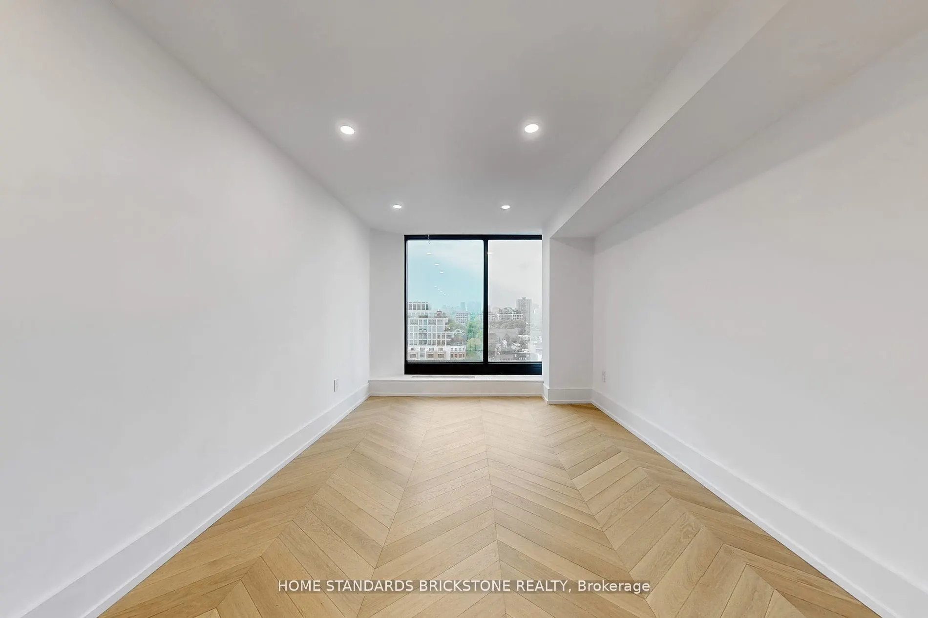 110 Bloor Street W #1009