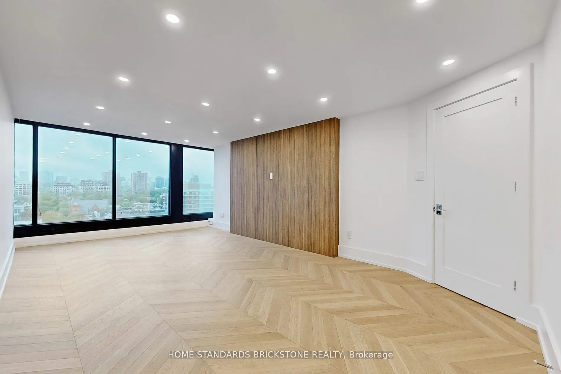 110 Bloor Street W #1009