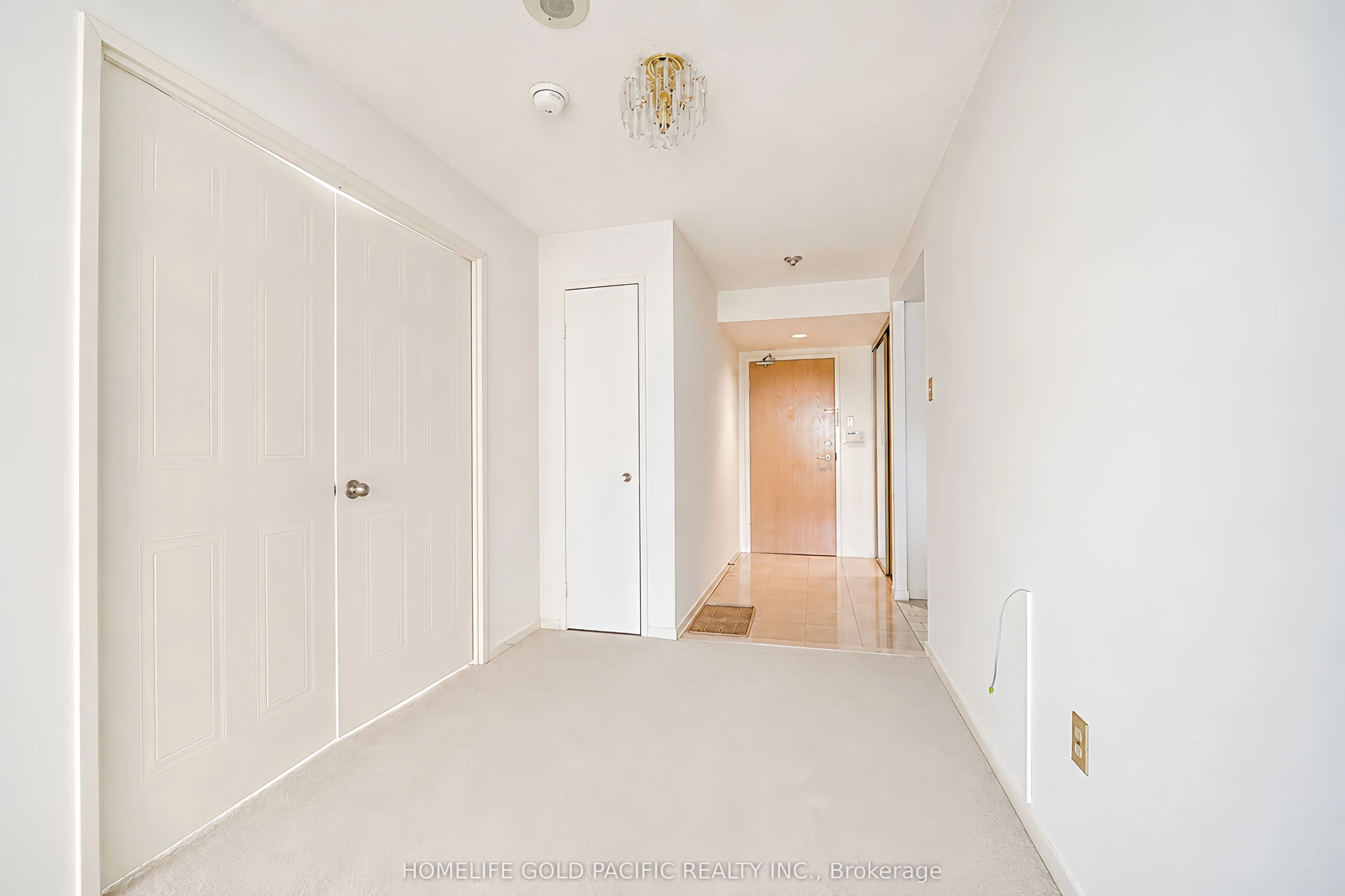 5 Kenneth Avenue #907