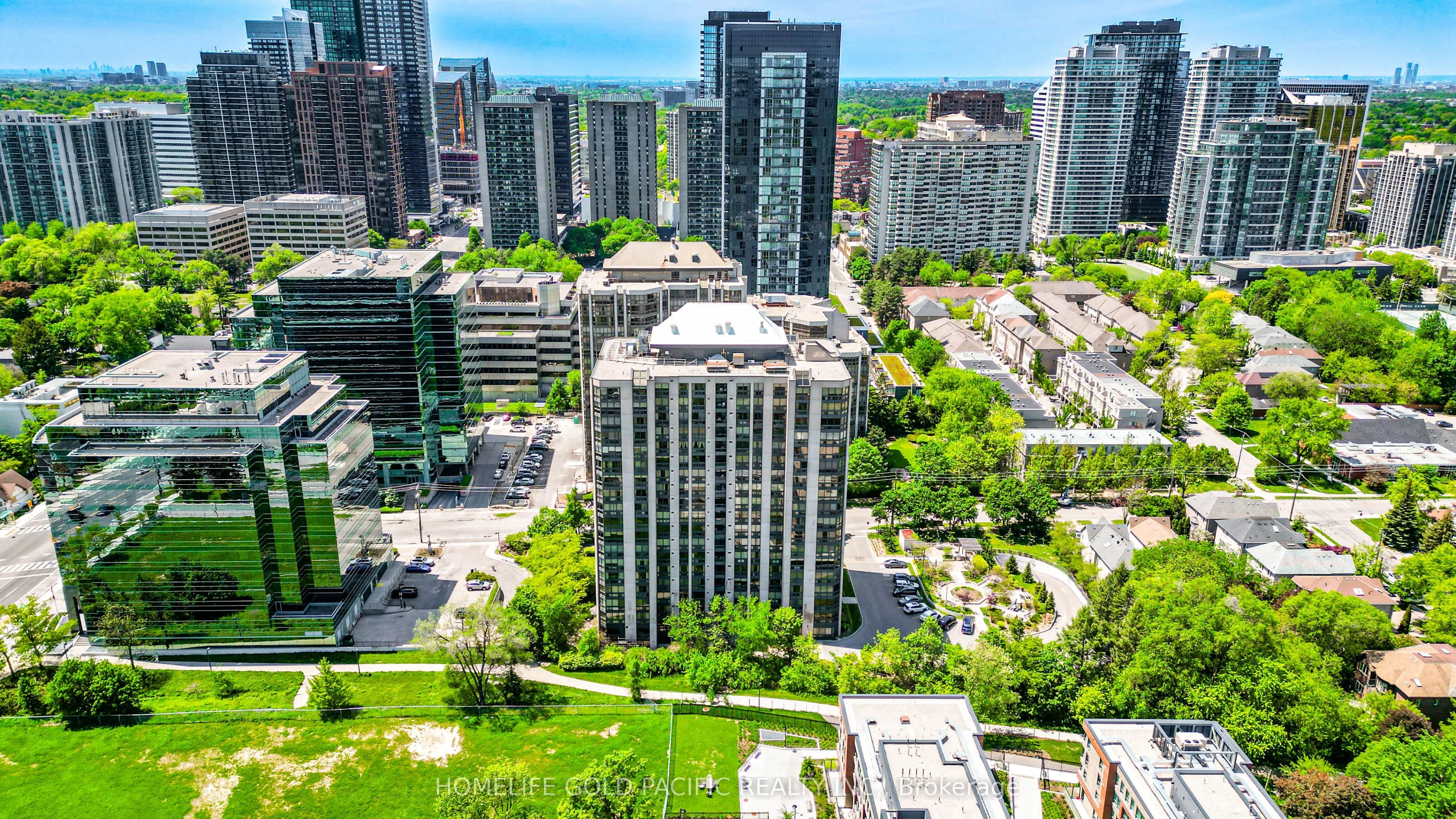 5 Kenneth Avenue #907