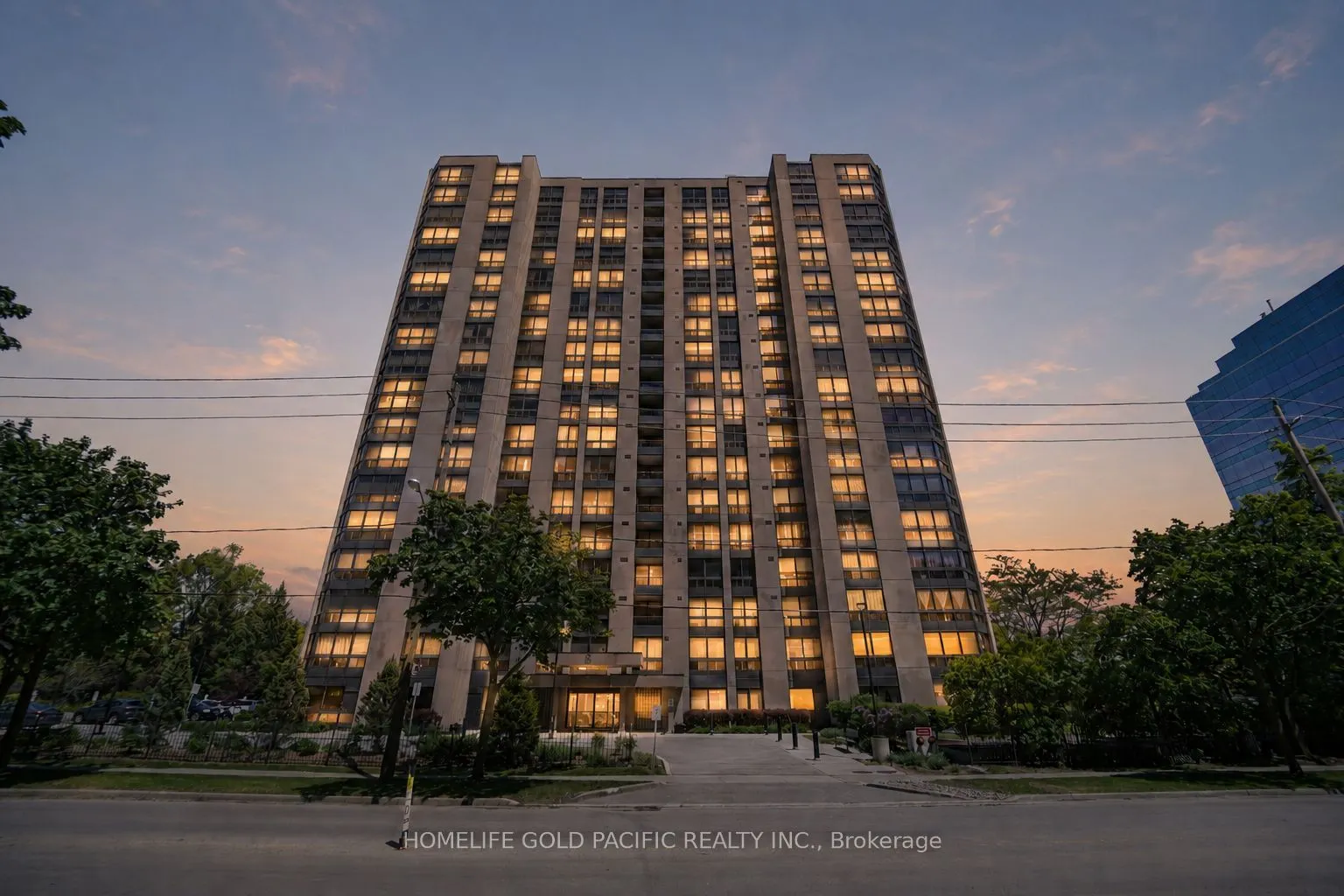 5 Kenneth Avenue #907