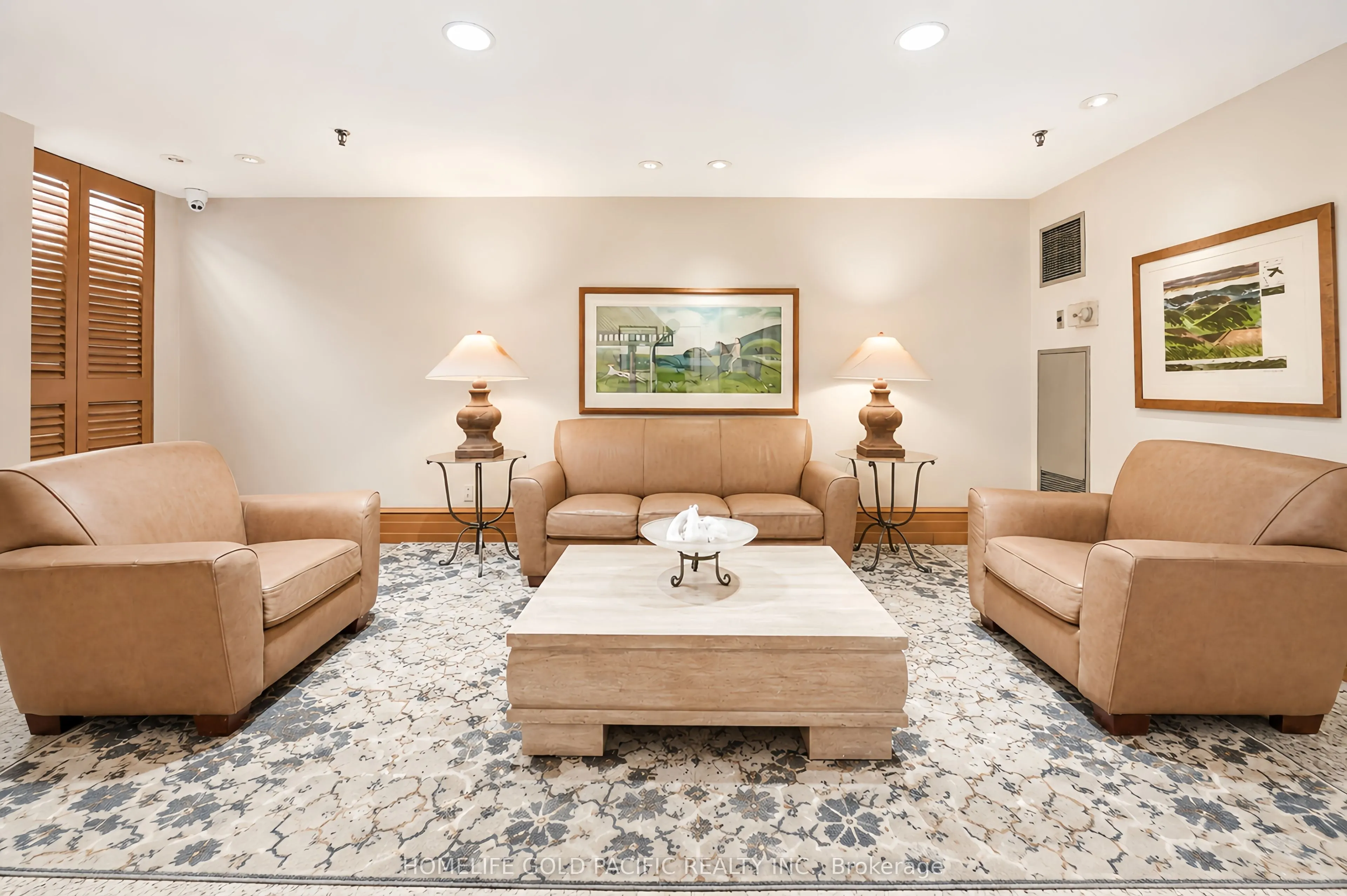 5 Kenneth Avenue #907