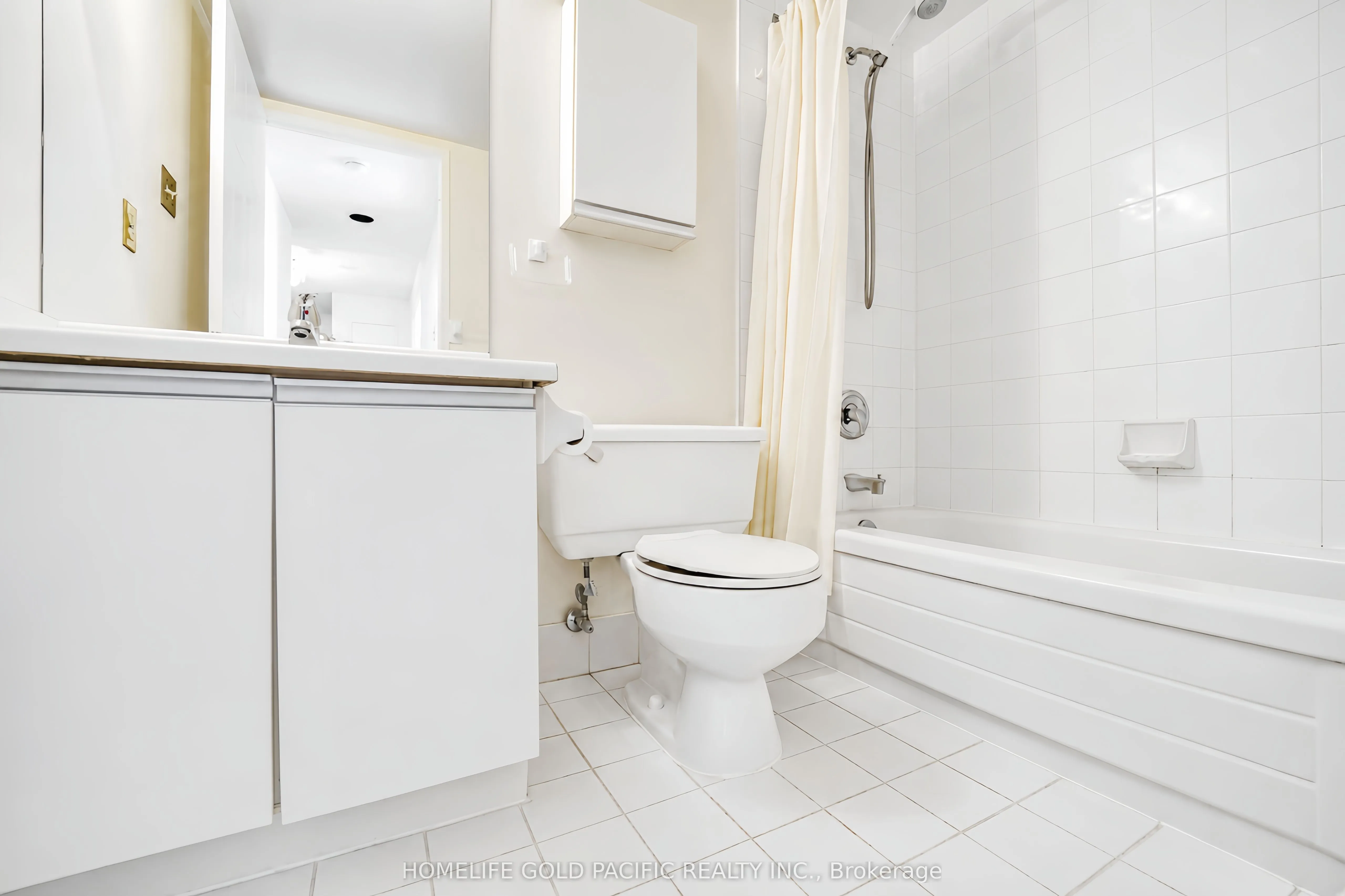 5 Kenneth Avenue #907