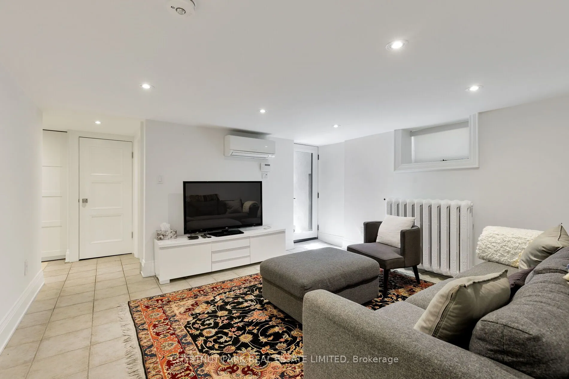386 Palmerston Boulevard