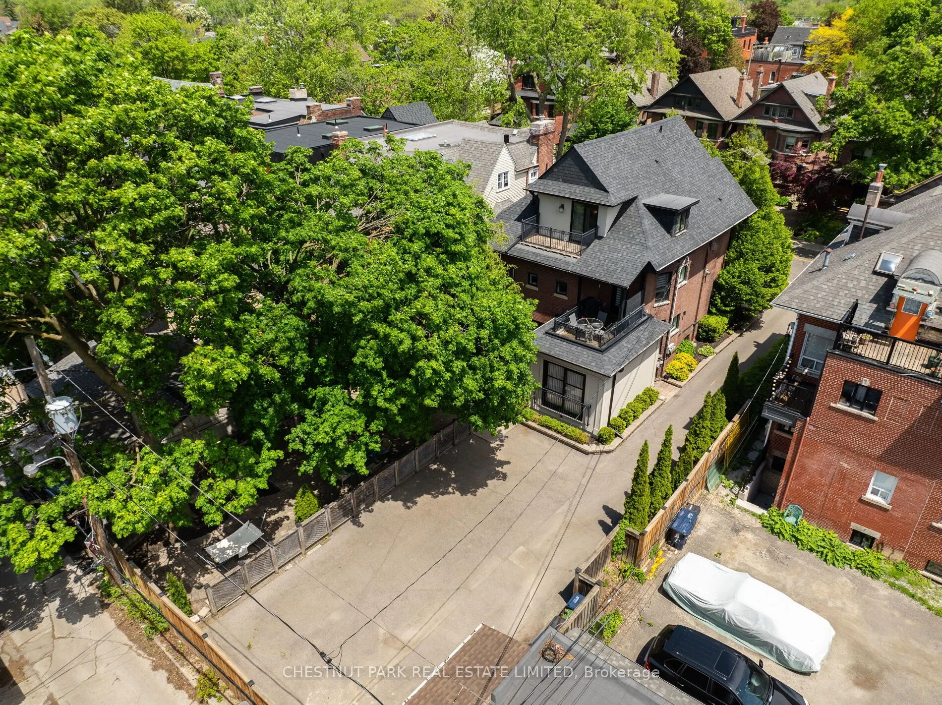 386 Palmerston Boulevard