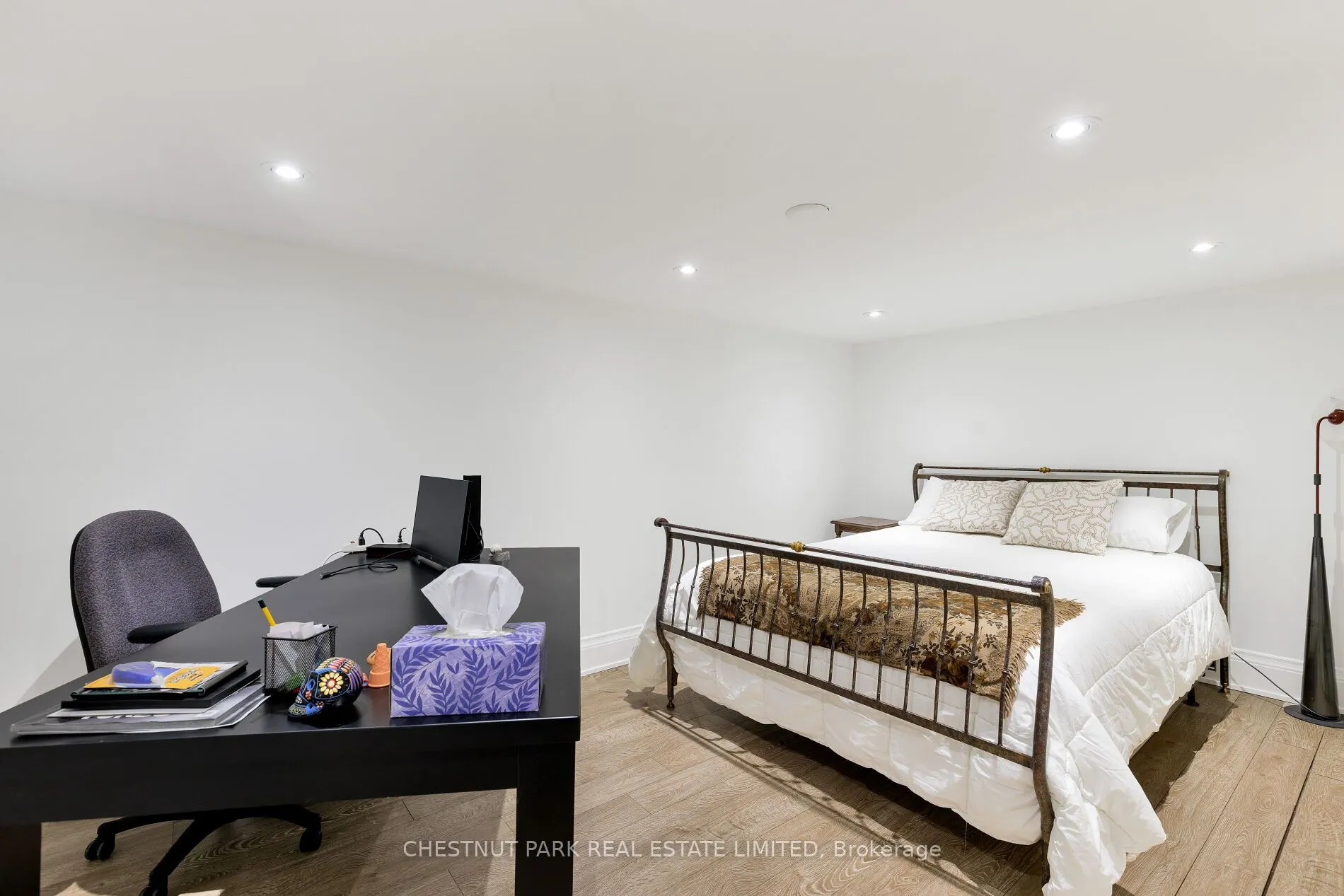 386 Palmerston Boulevard