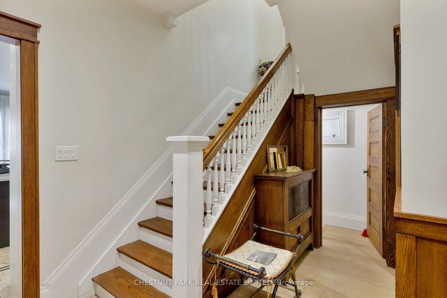 386 Palmerston Boulevard