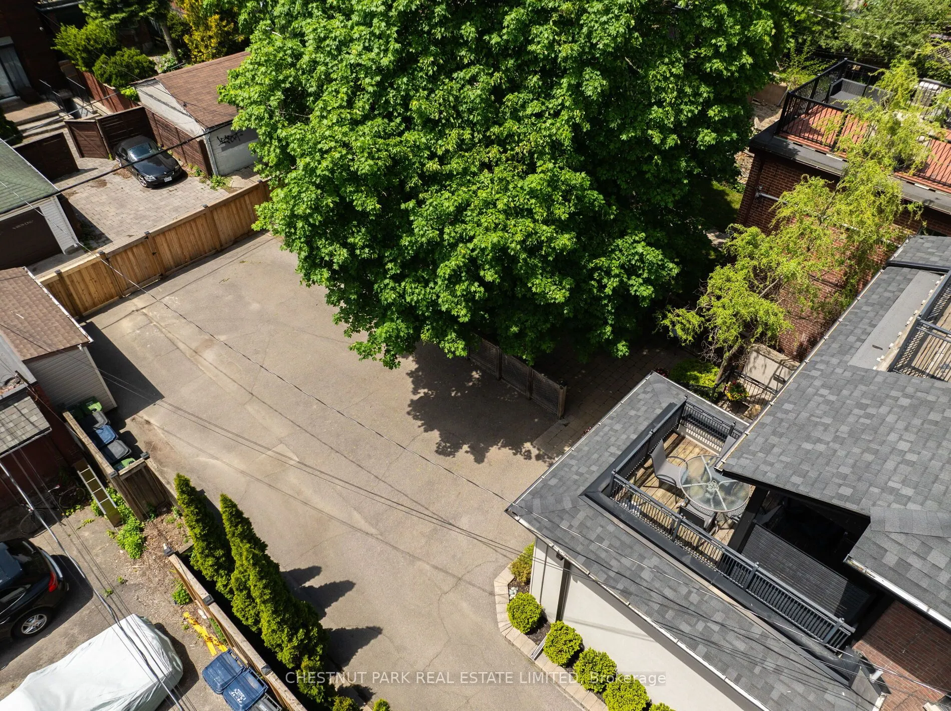 386 Palmerston Boulevard