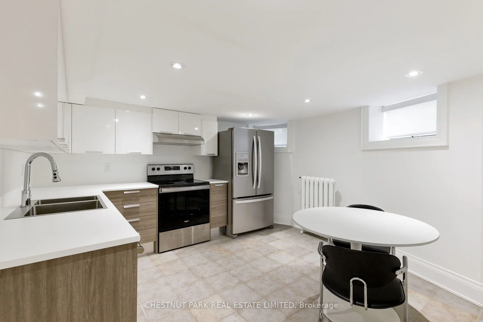 386 Palmerston Boulevard