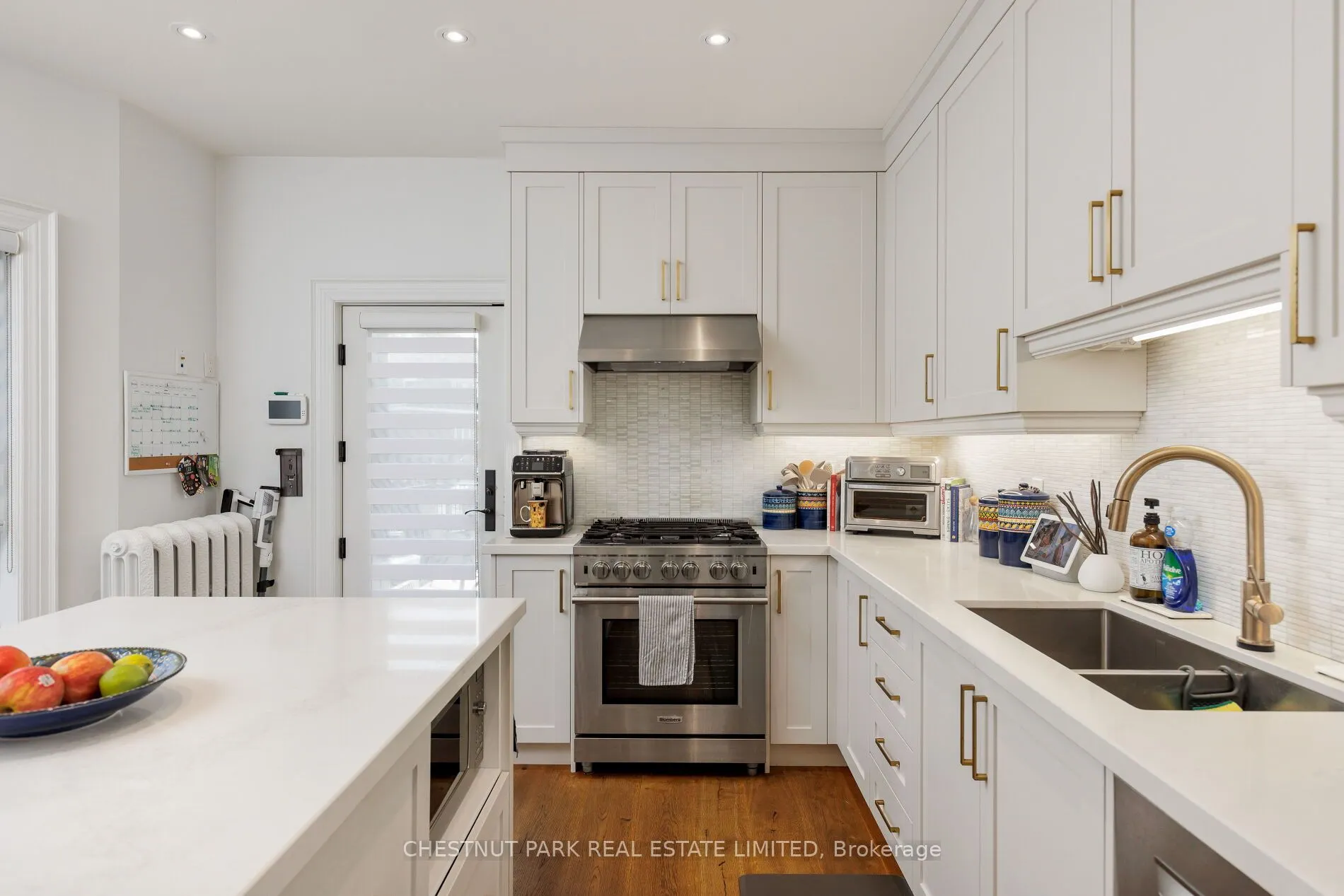 386 Palmerston Boulevard