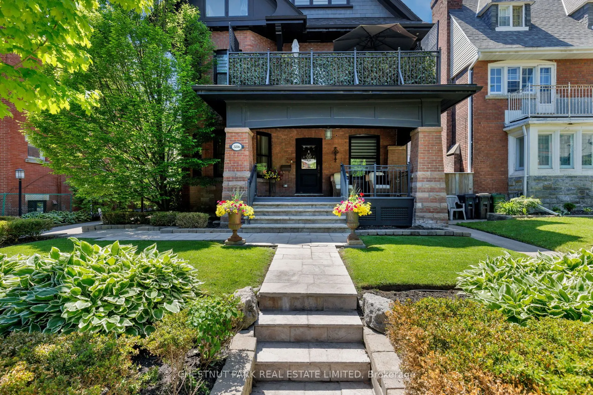 386 Palmerston Boulevard