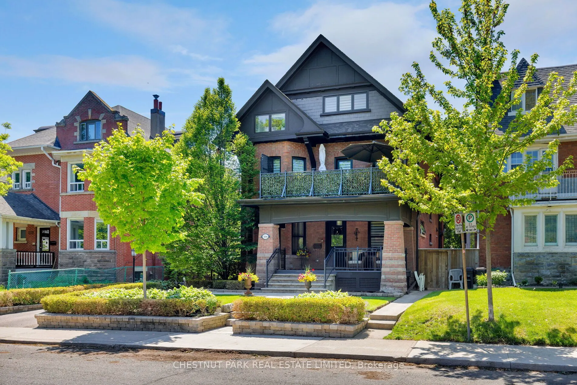386 Palmerston Boulevard