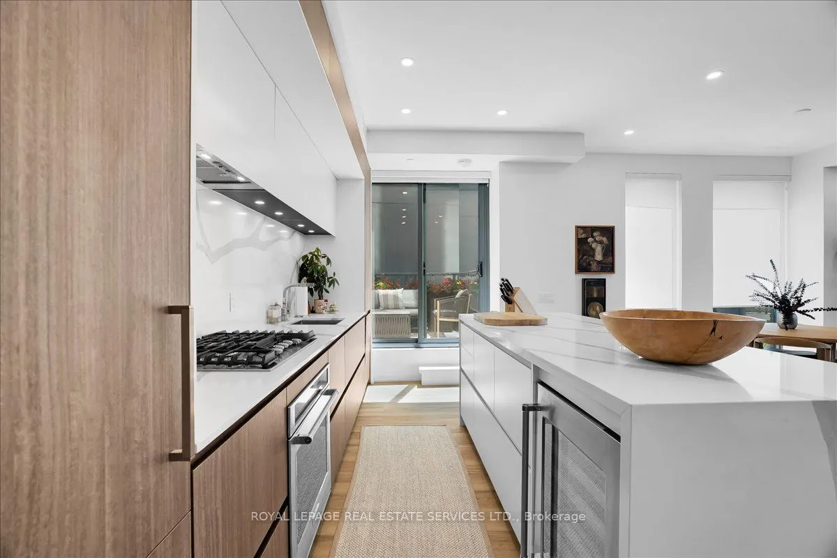 1 Hillsdale Avenue W #706