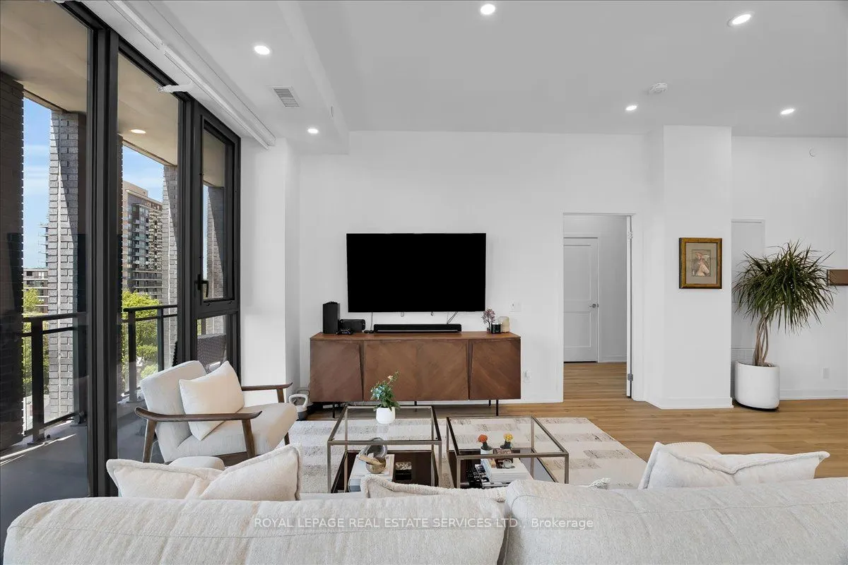 1 Hillsdale Avenue W #706