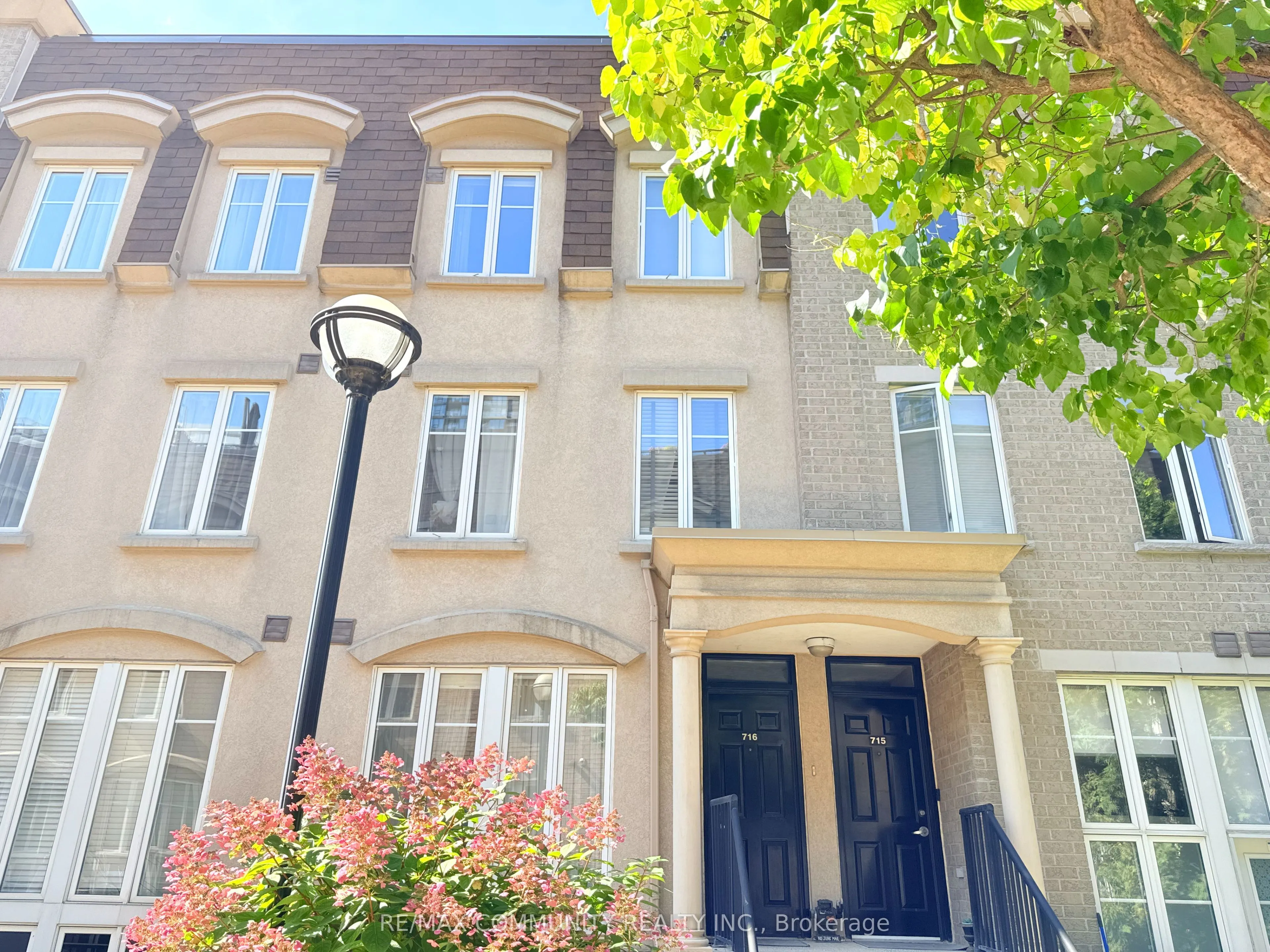 42 Western Battery Road #716