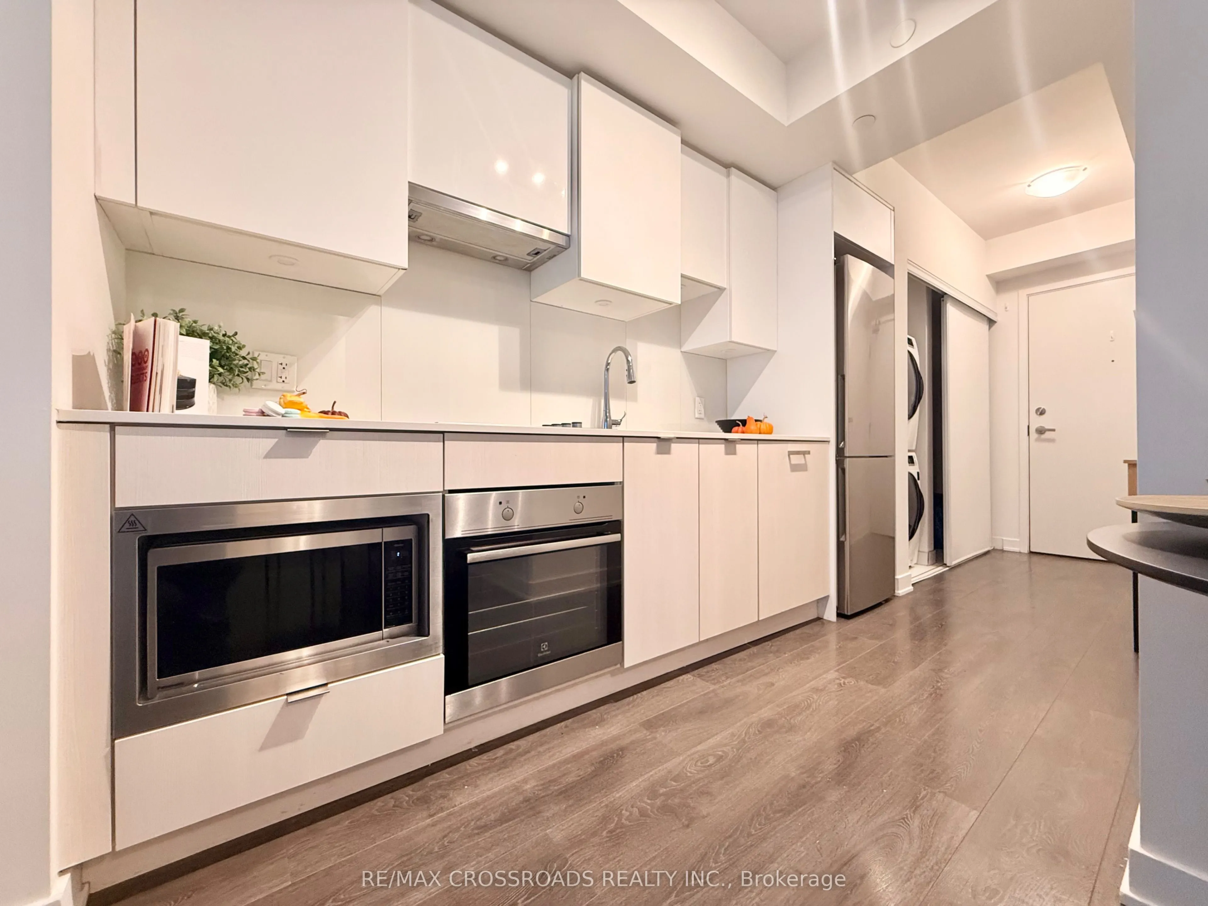 195 Redpath Avenue #2301