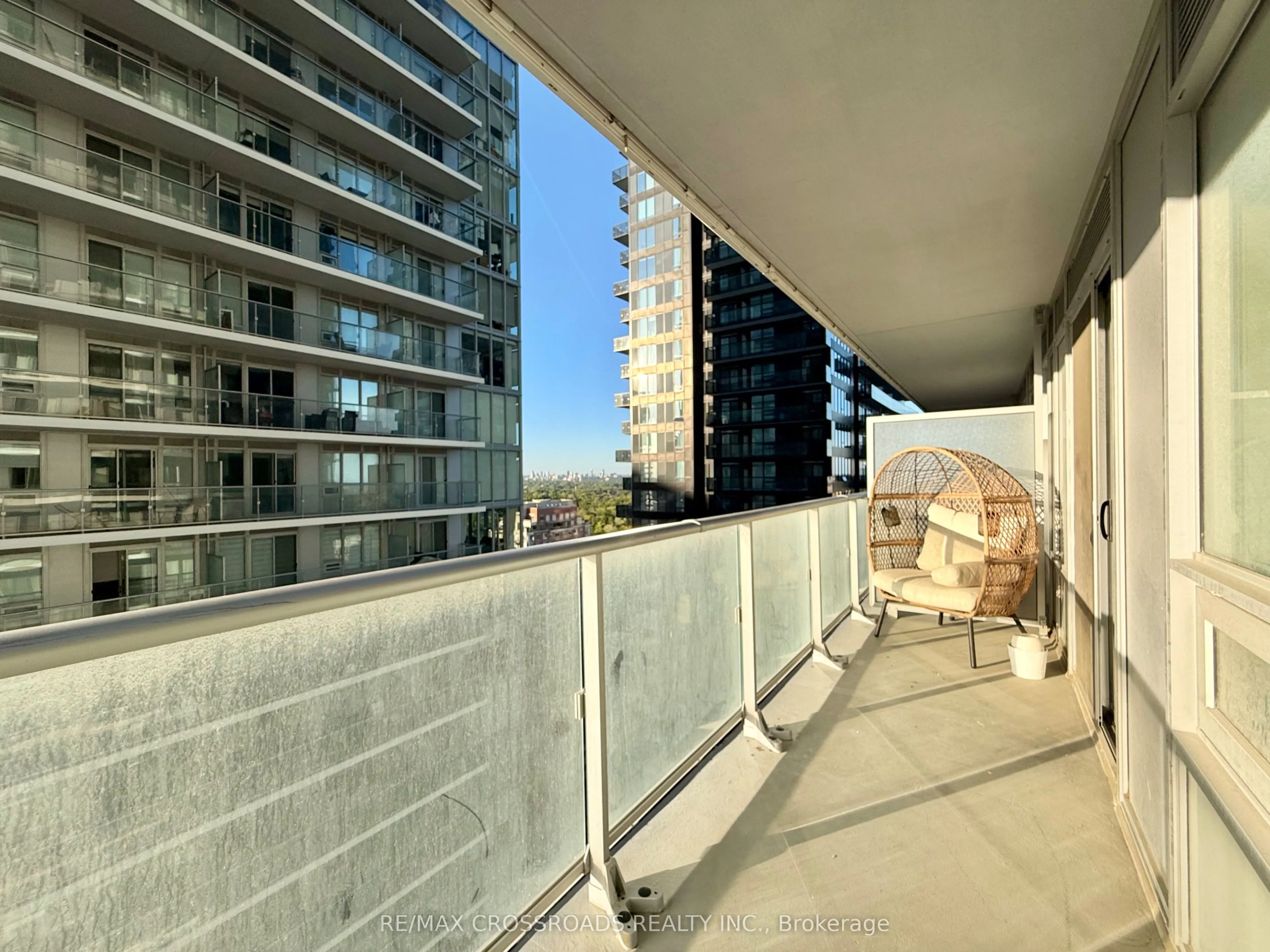 195 Redpath Avenue #2301