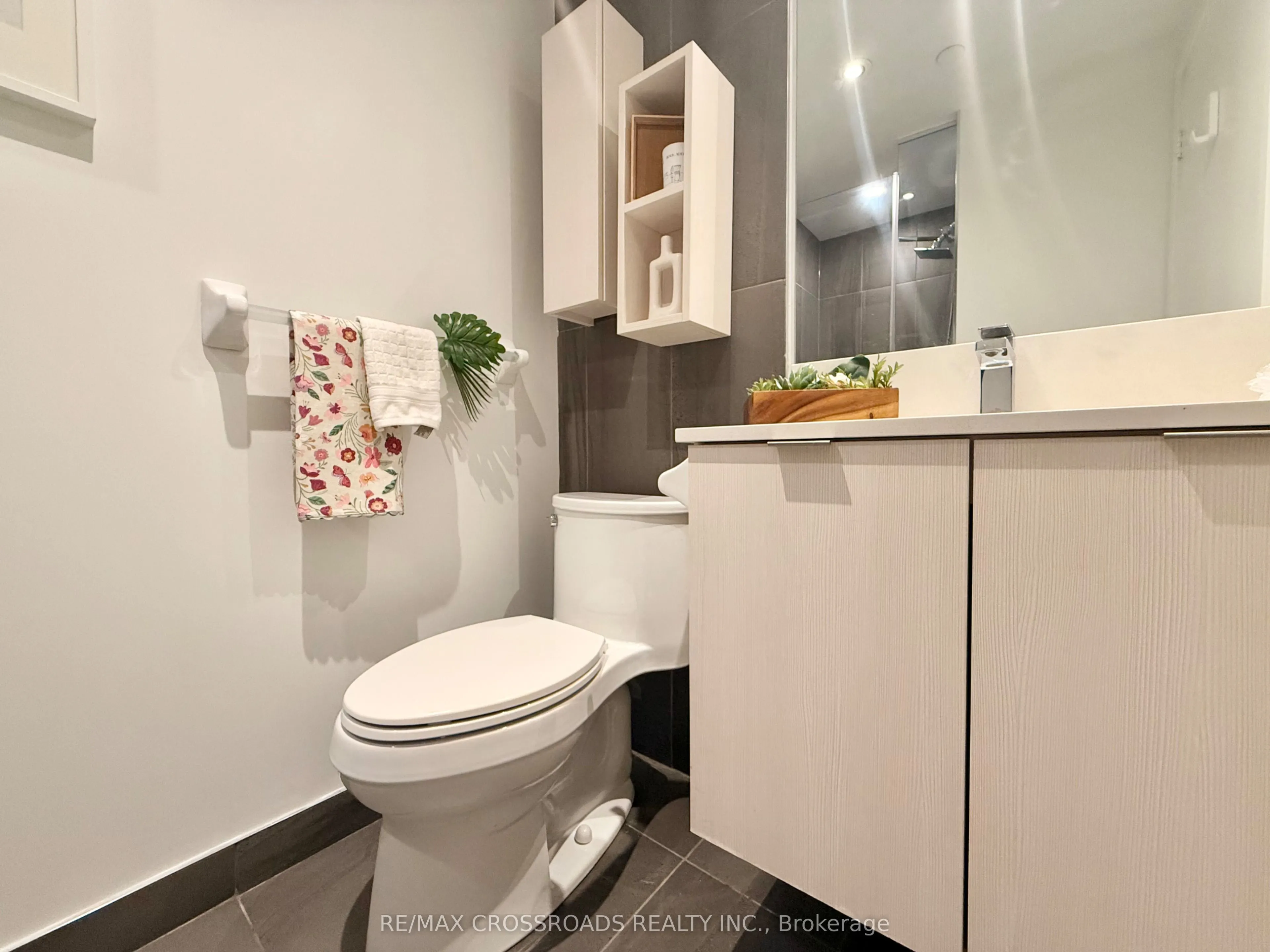 195 Redpath Avenue #2301