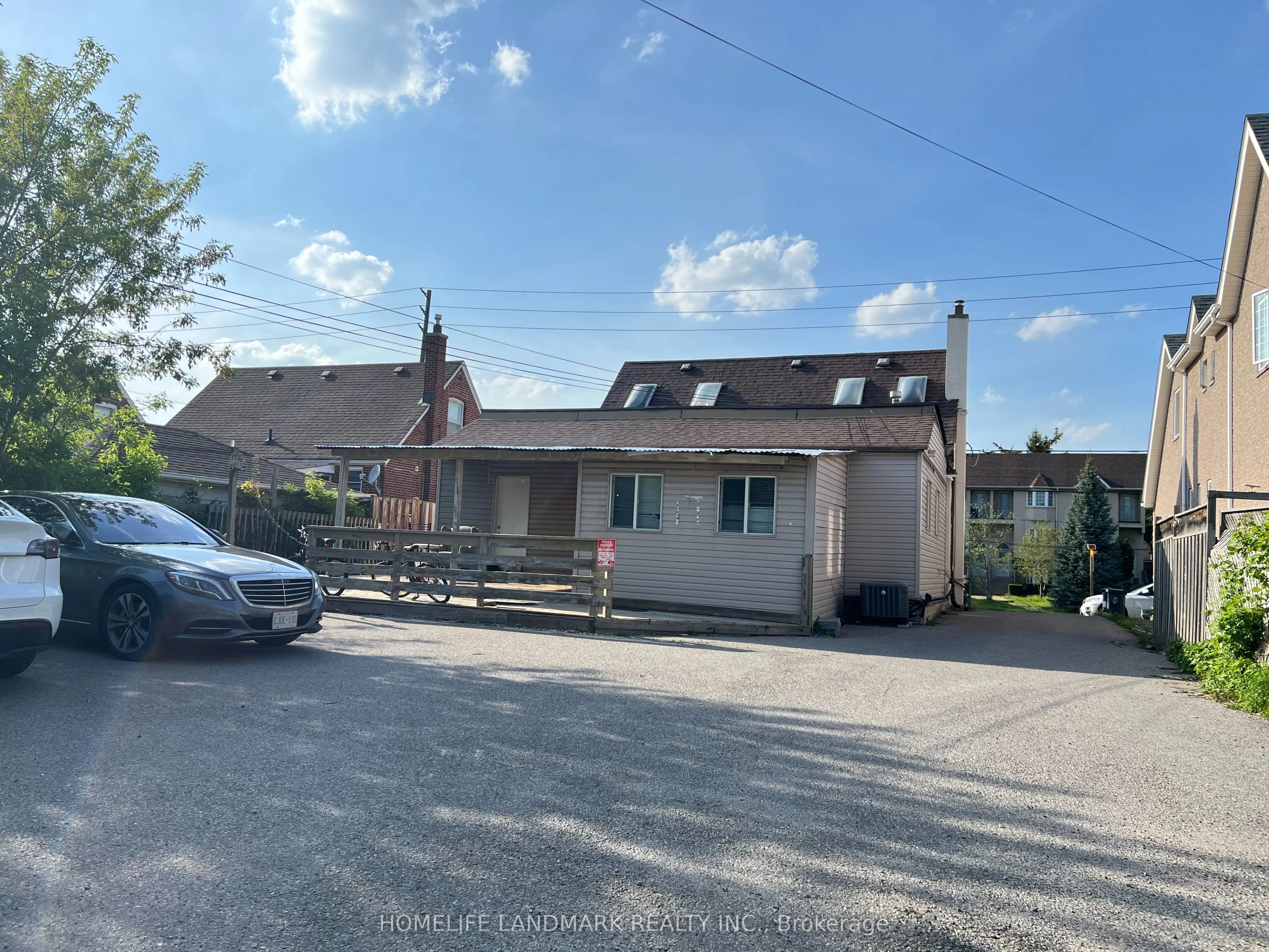 149 Finch Avenue W