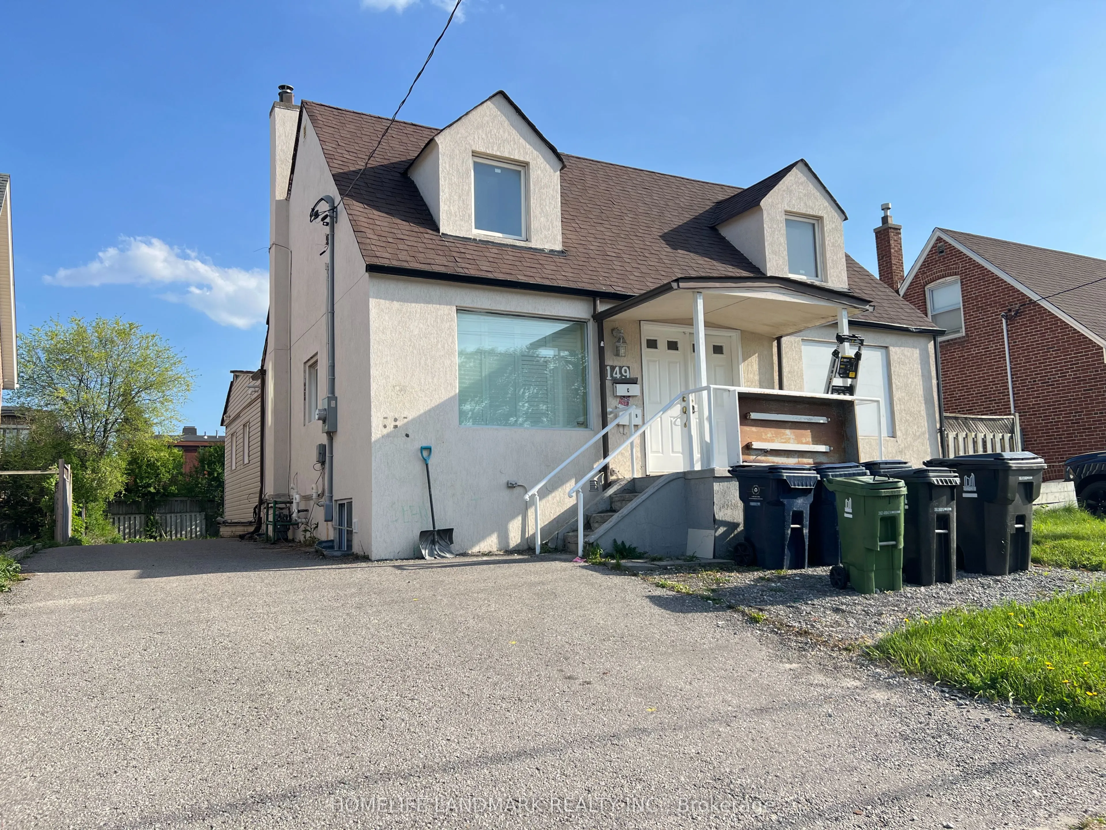 149 Finch Avenue W