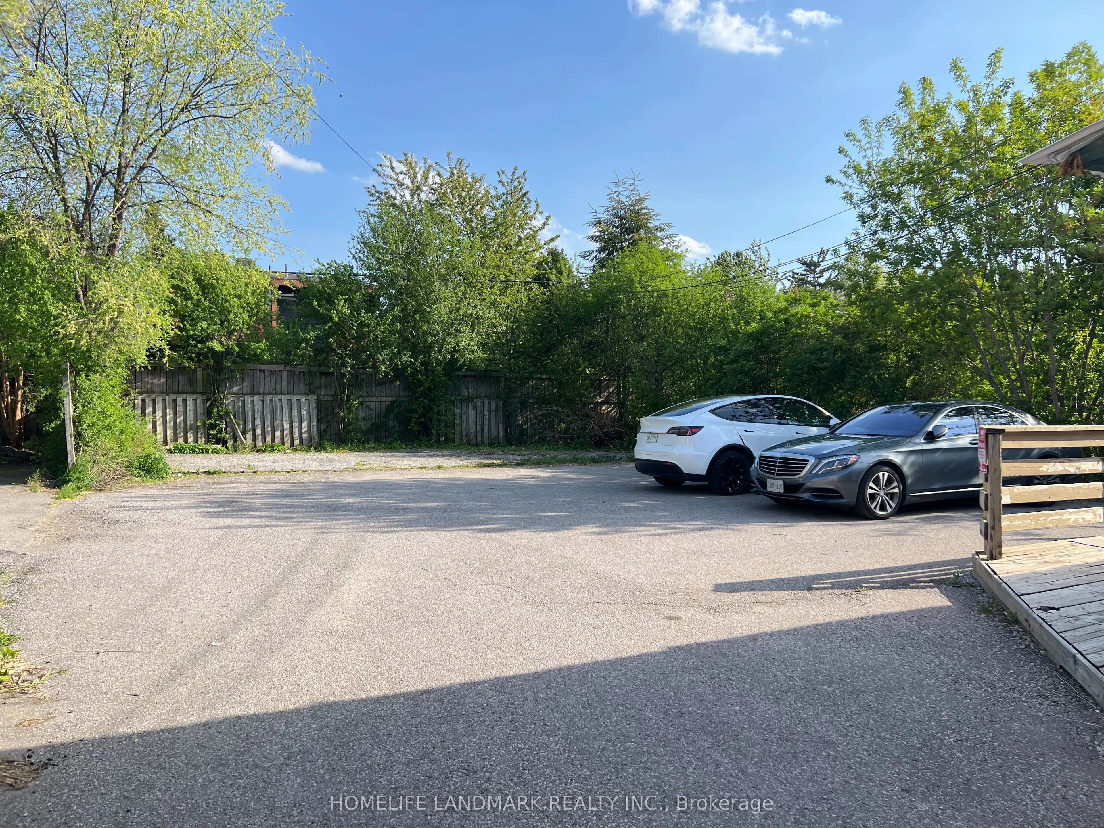 149 Finch Avenue W