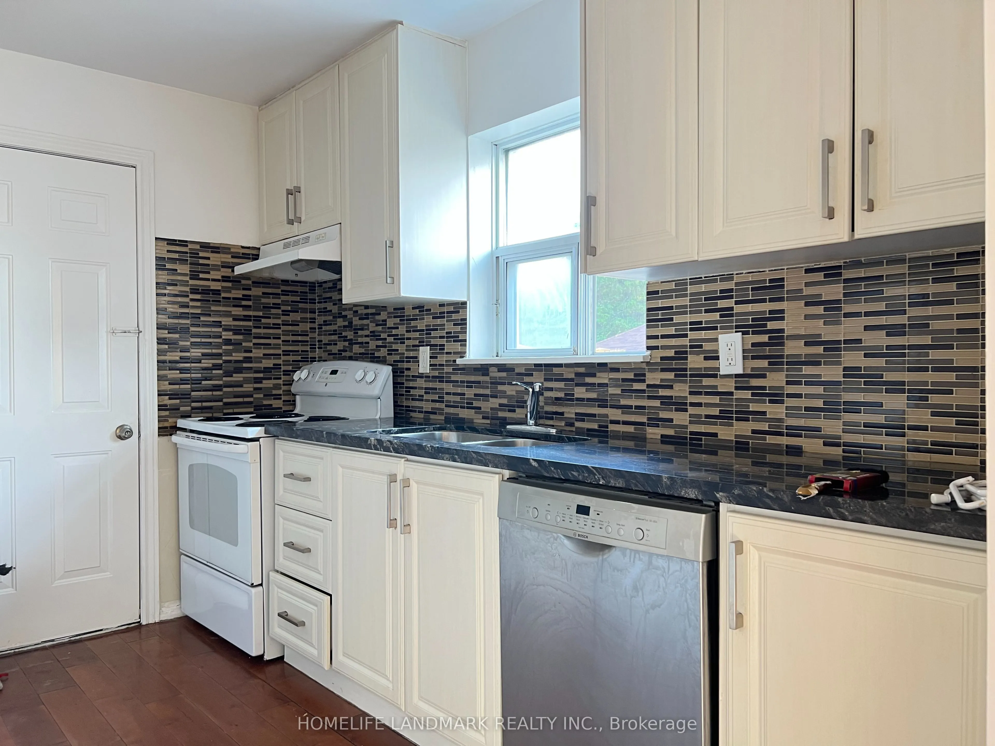 149 Finch Avenue W