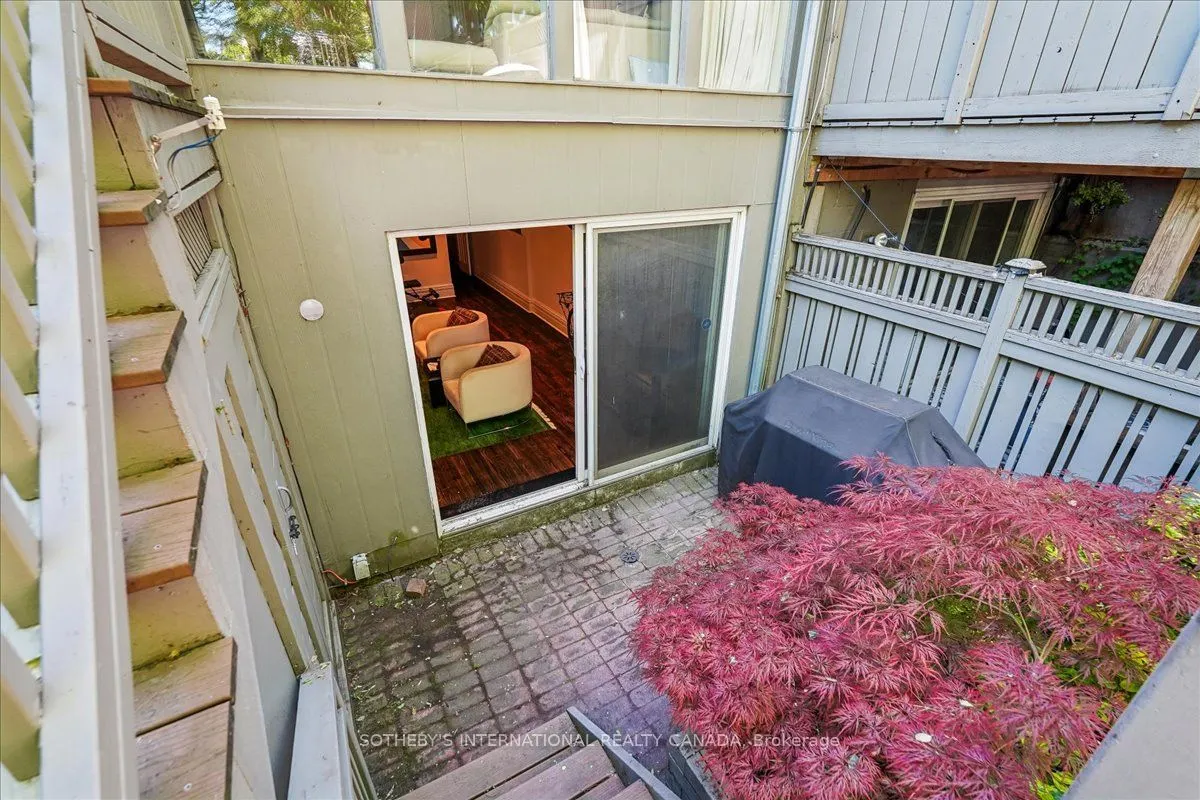 9 Rose Avenue