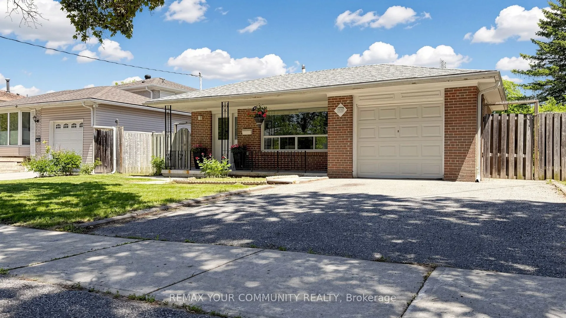23 Lesgay Crescent