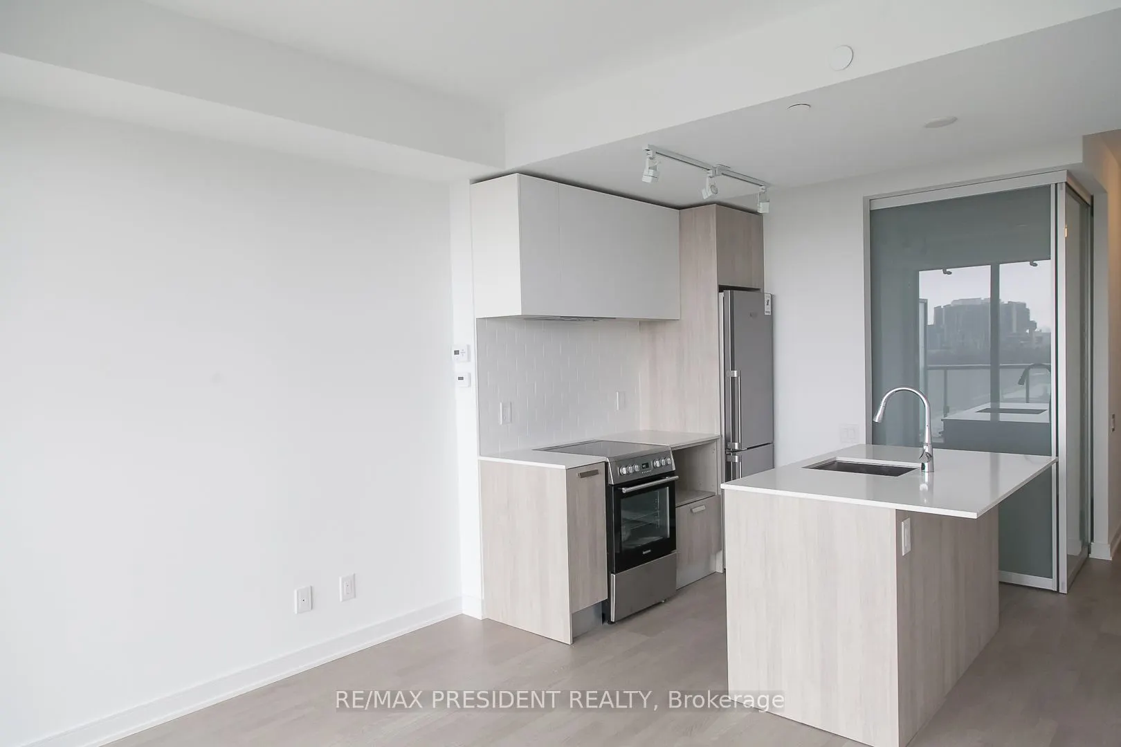 57 St Joseph Street #913