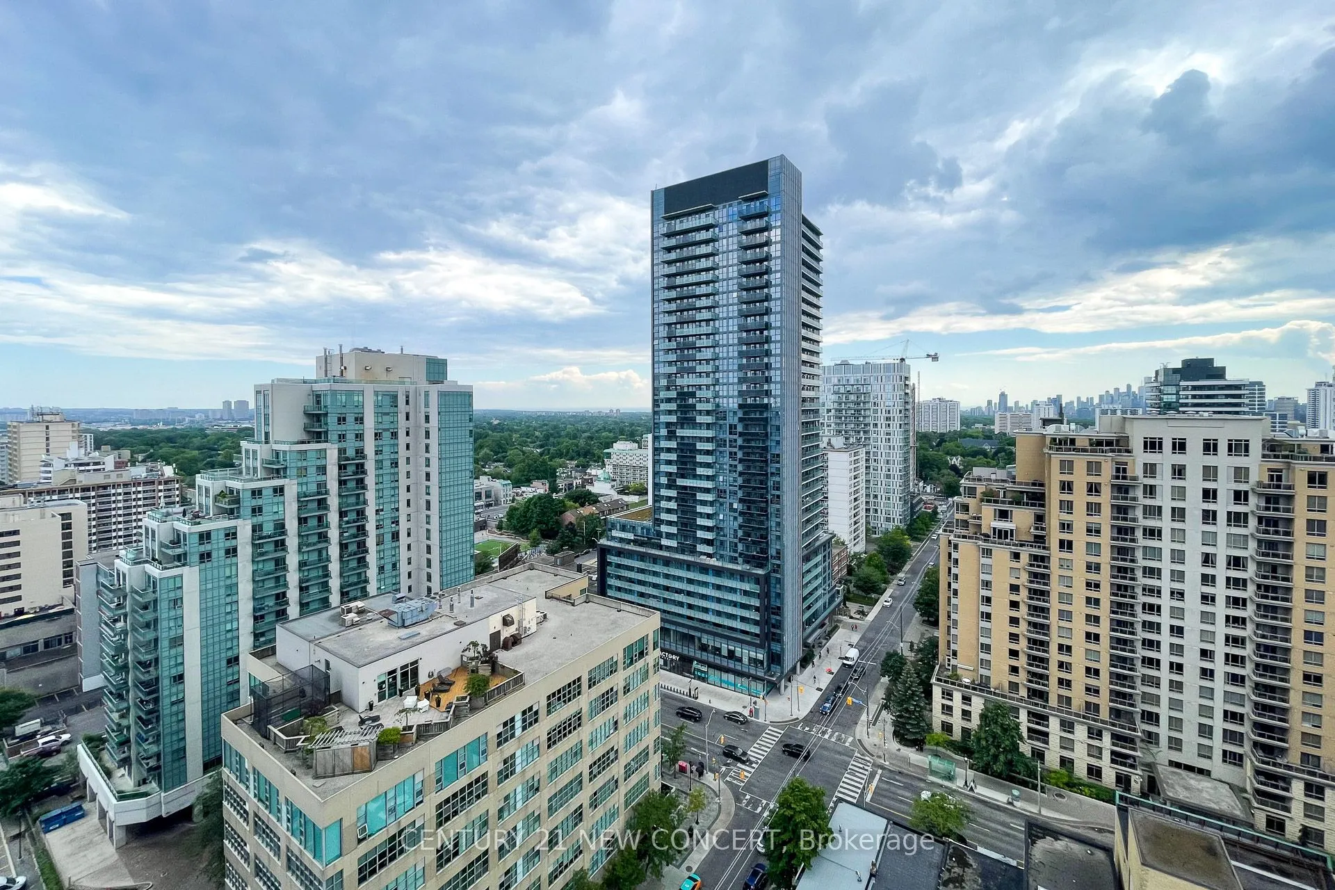 161 Roehampton Avenue #2011
