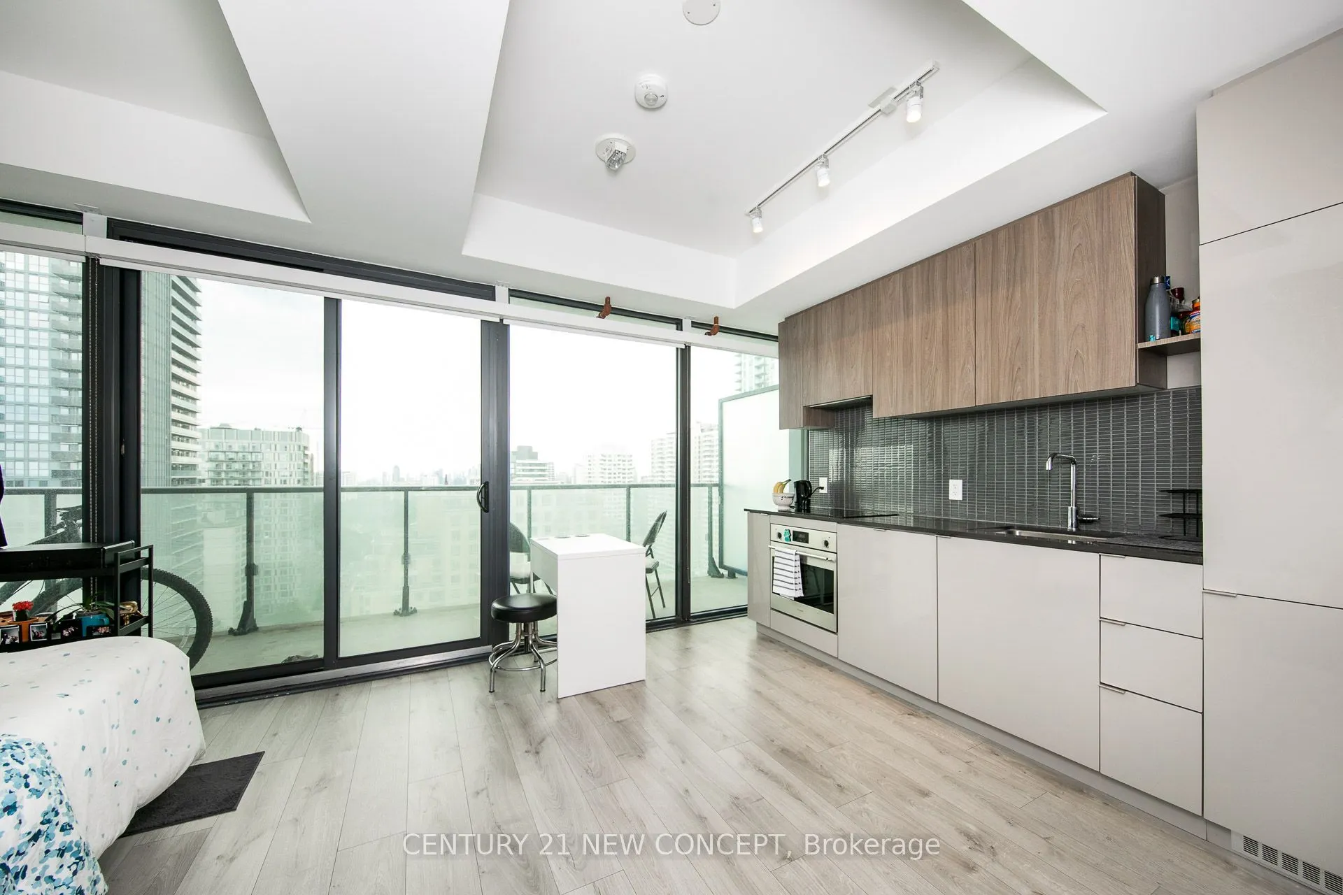 161 Roehampton Avenue #2011